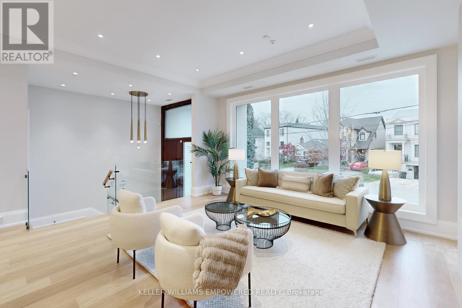127 Joicey Boulevard, Toronto, Ontario  M5M 2T8 - Photo 6 - C12428876