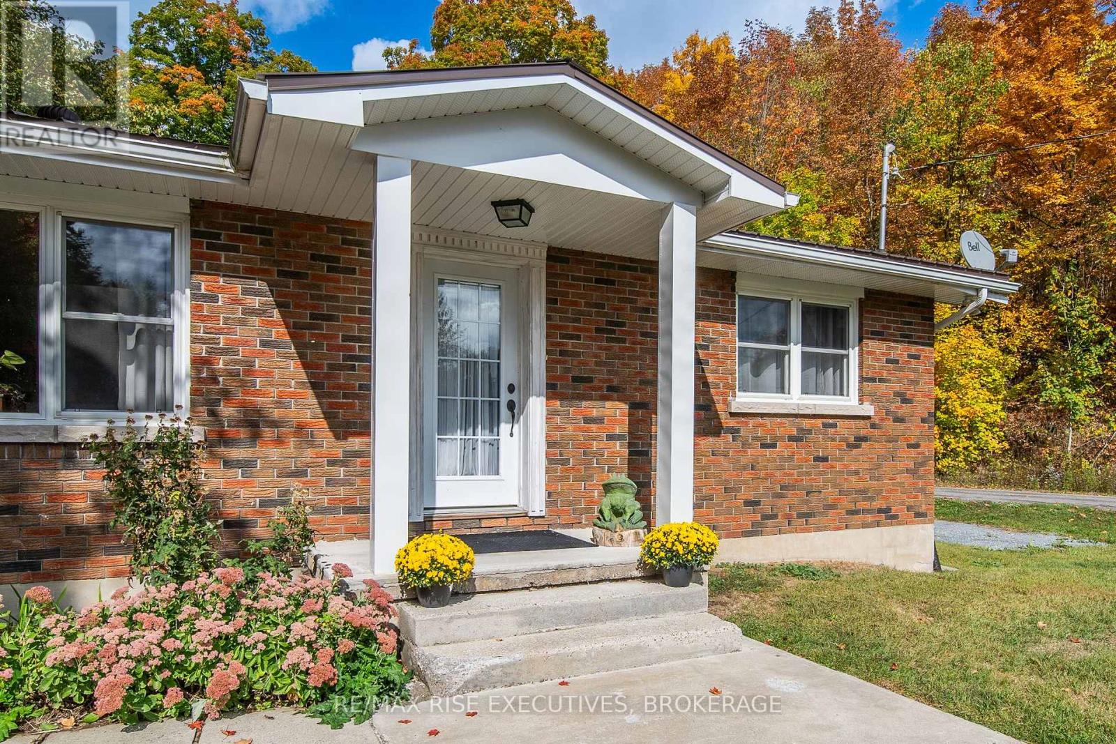 4358 Desert Lake Road, South Frontenac, Ontario  K0H 2W0 - Photo 3 - X12428902