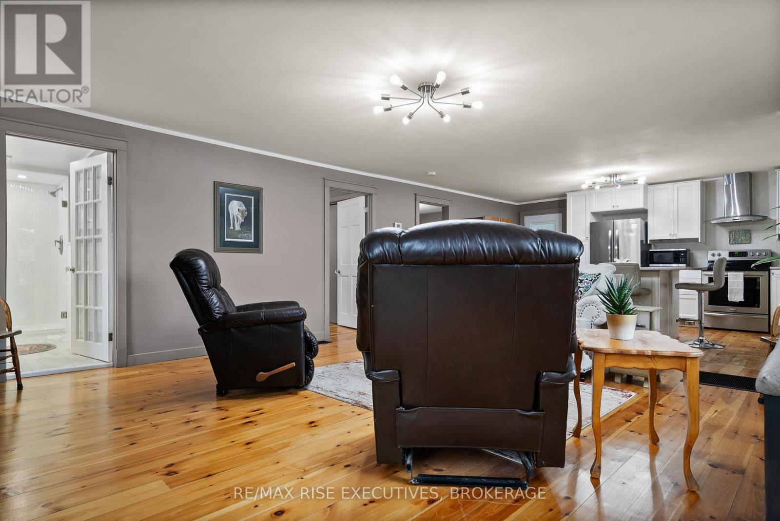 1017 Woods Lane, Frontenac, Ontario  K0H 1W0 - Photo 15 - X12428904