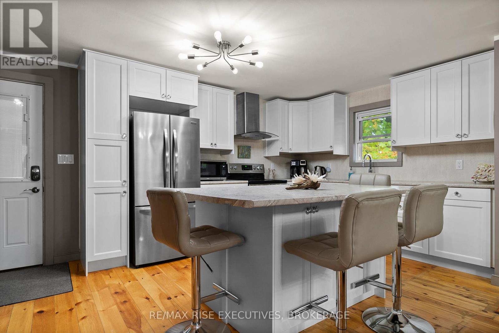 1017 Woods Lane, Frontenac, Ontario  K0H 1W0 - Photo 5 - X12428904