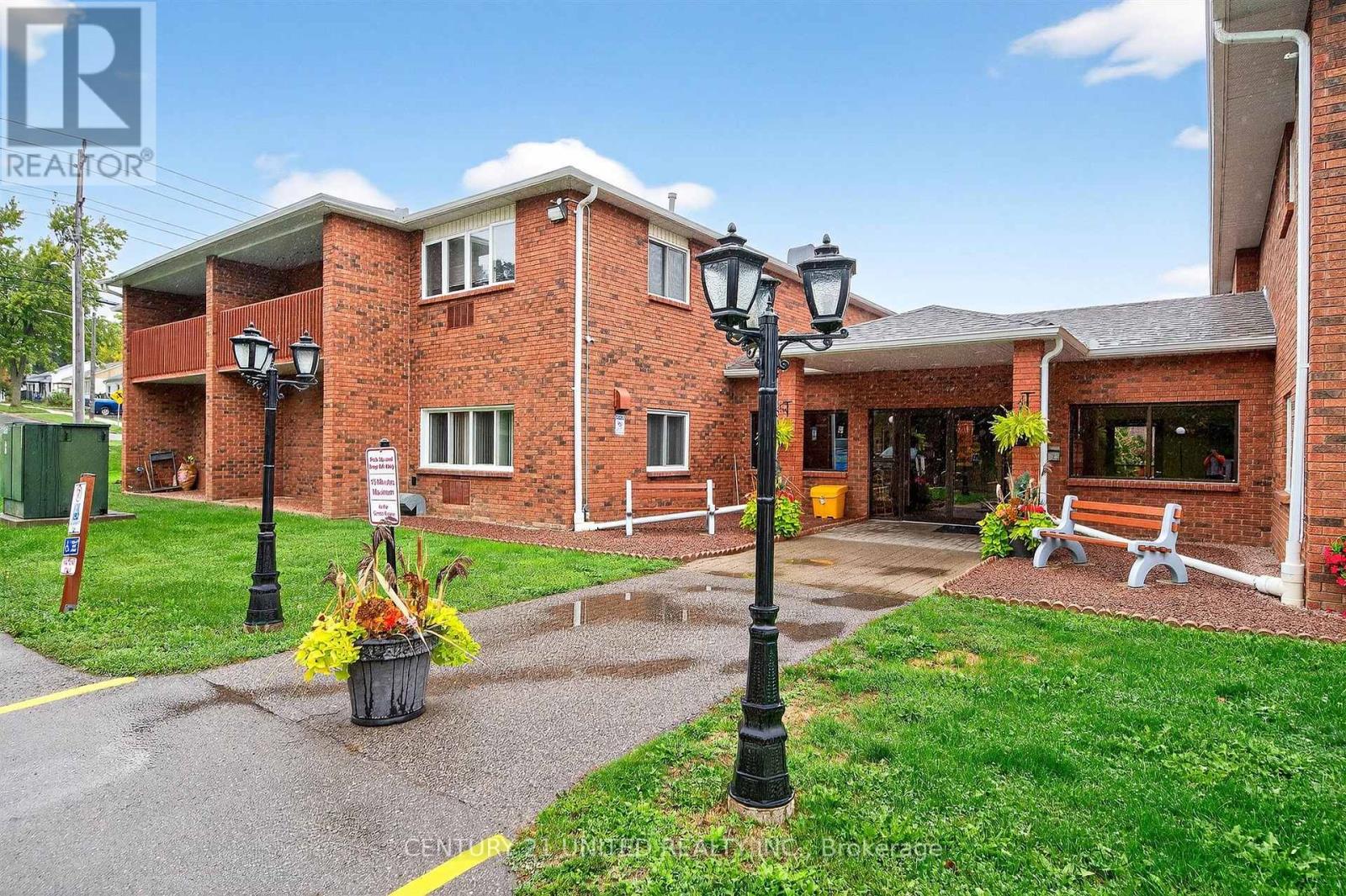 224 - 475 Parkhill Road W, Peterborough, Ontario  K9H 7M5 - Photo 3 - X12429005