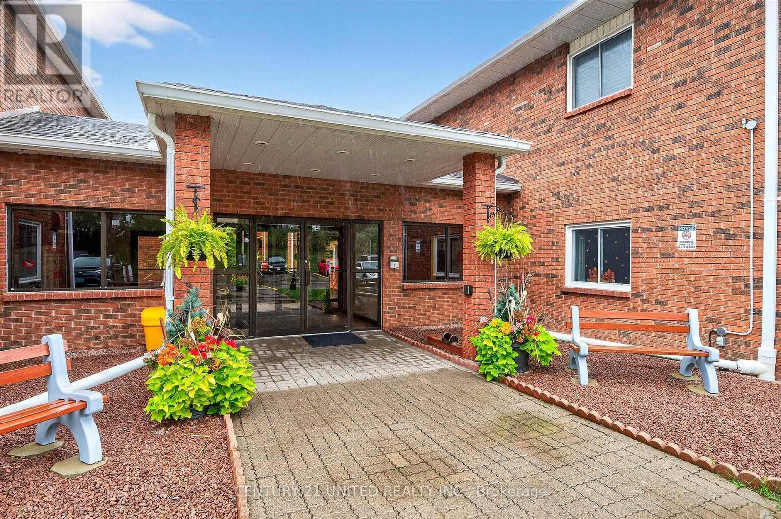 224 - 475 Parkhill Road W, Peterborough, Ontario  K9H 7M5 - Photo 4 - X12429005