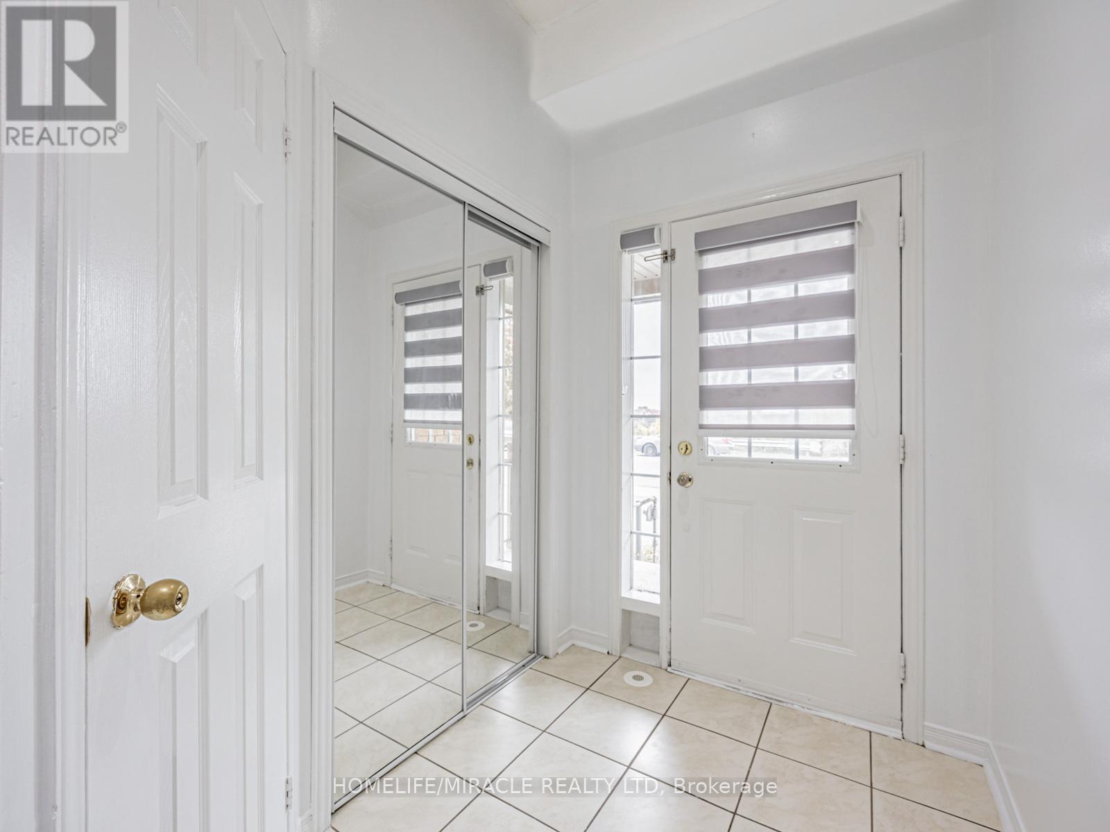 172 Gristone Crescent, Toronto, Ontario  M1X 1T4 - Photo 3 - E12428868