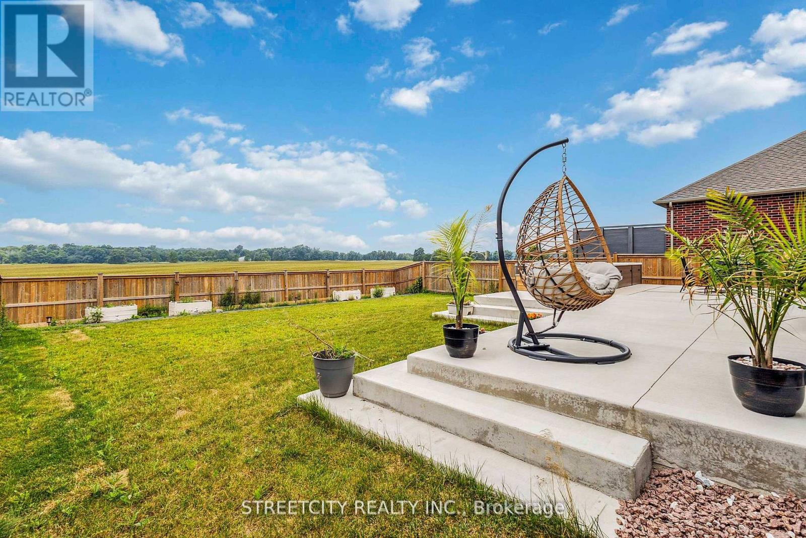 53 Arrowwood Path, Middlesex Centre, Ontario  N0M 2A0 - Photo 38 - X12429026
