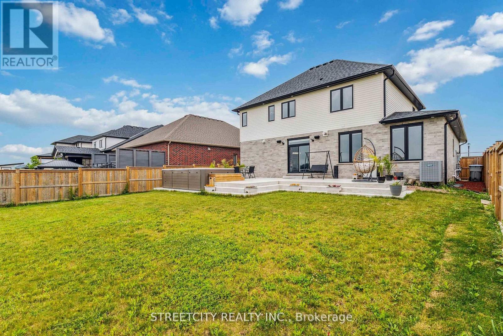 53 Arrowwood Path, Middlesex Centre, Ontario  N0M 2A0 - Photo 39 - X12429026