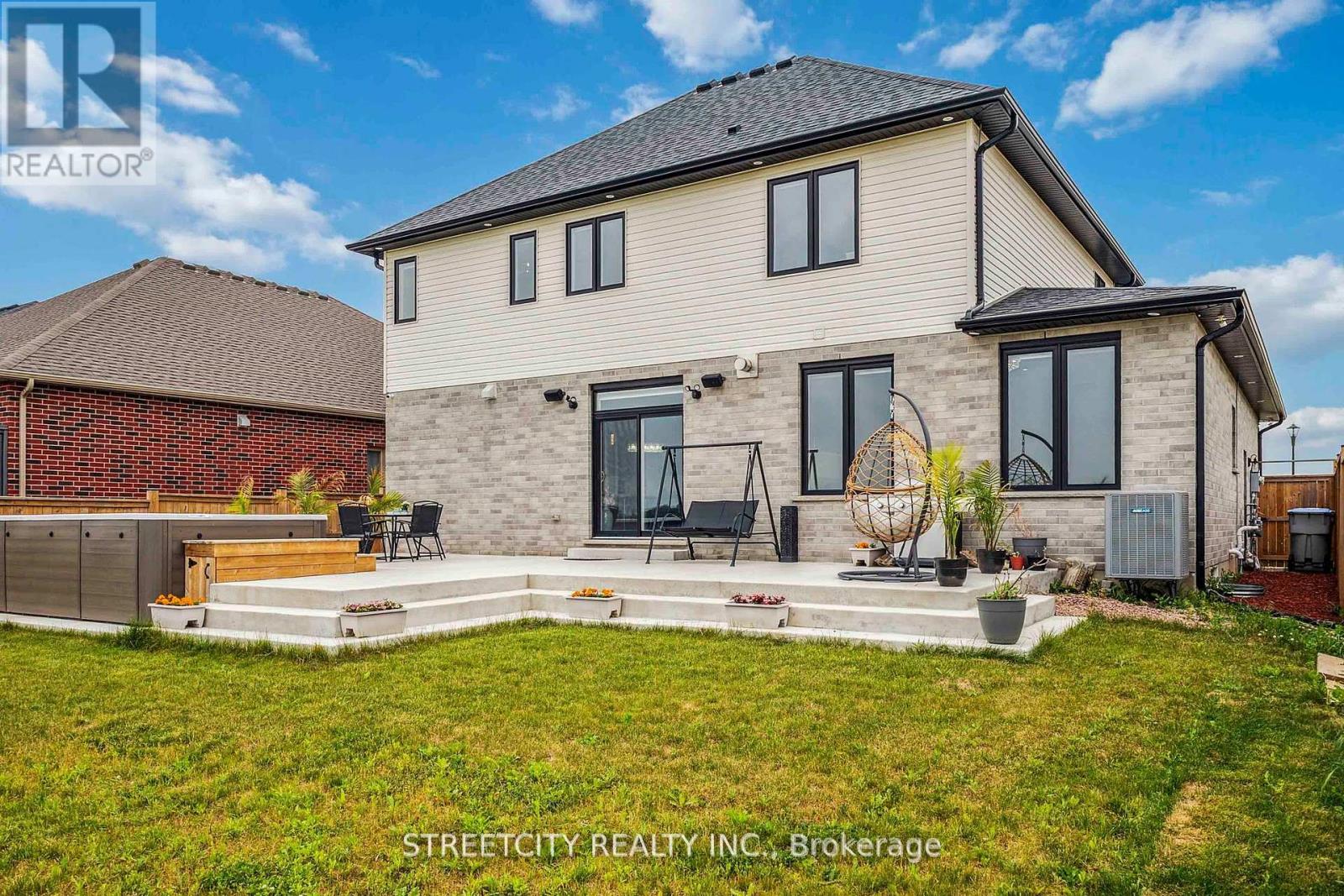 53 Arrowwood Path, Middlesex Centre, Ontario  N0M 2A0 - Photo 40 - X12429026