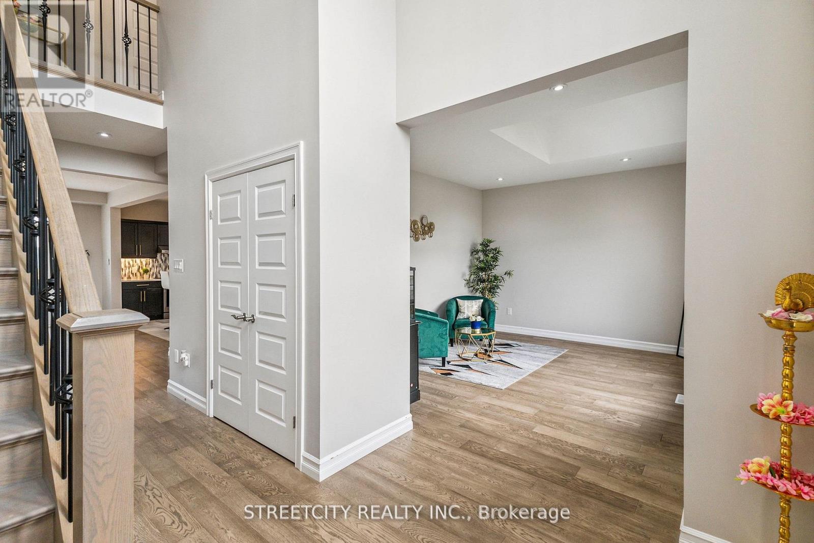 53 Arrowwood Path, Middlesex Centre, Ontario  N0M 2A0 - Photo 7 - X12429026