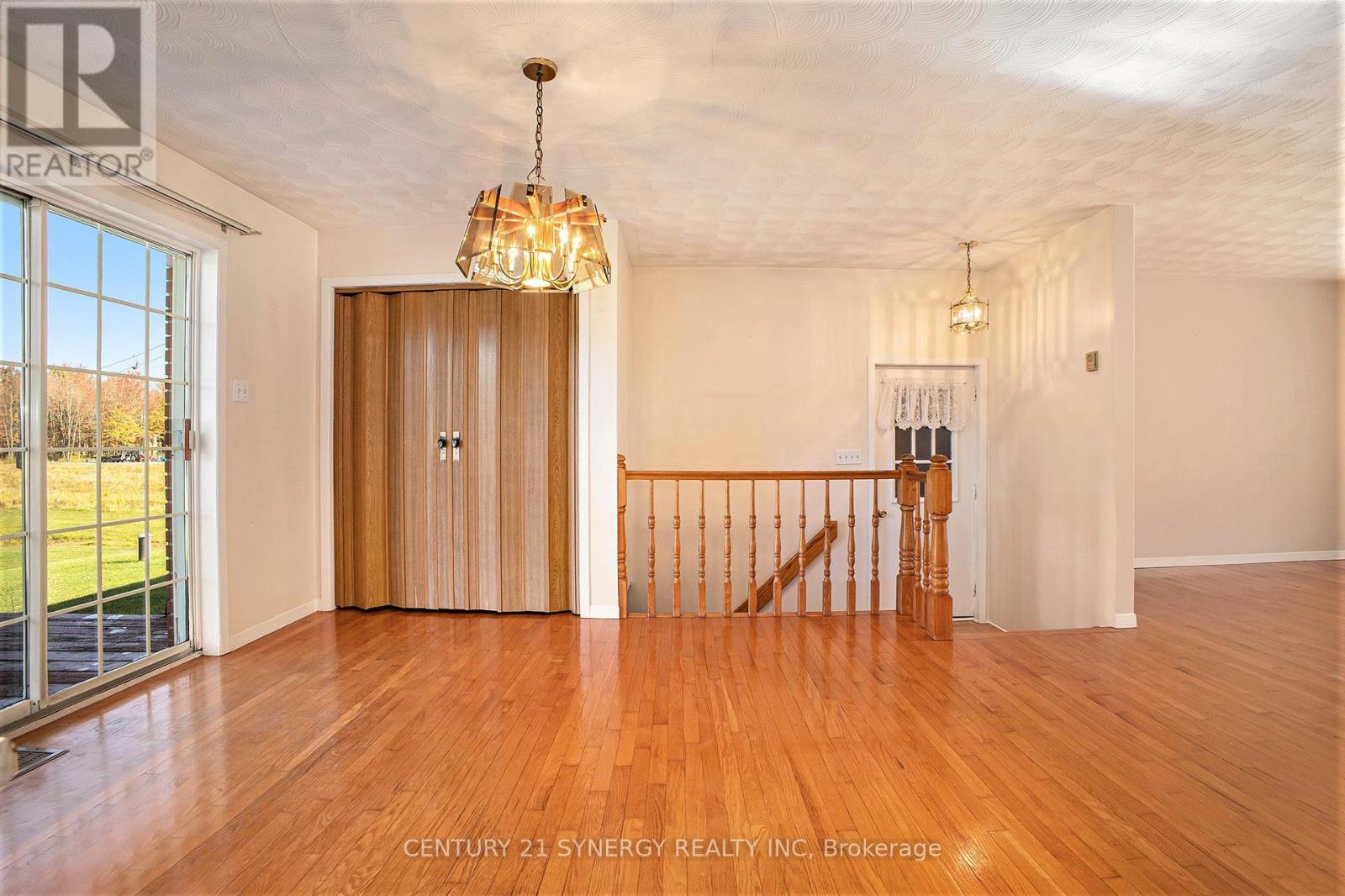 280 Route 300 Road, The Nation, Ontario  K0A 1M0 - Photo 12 - X12428985