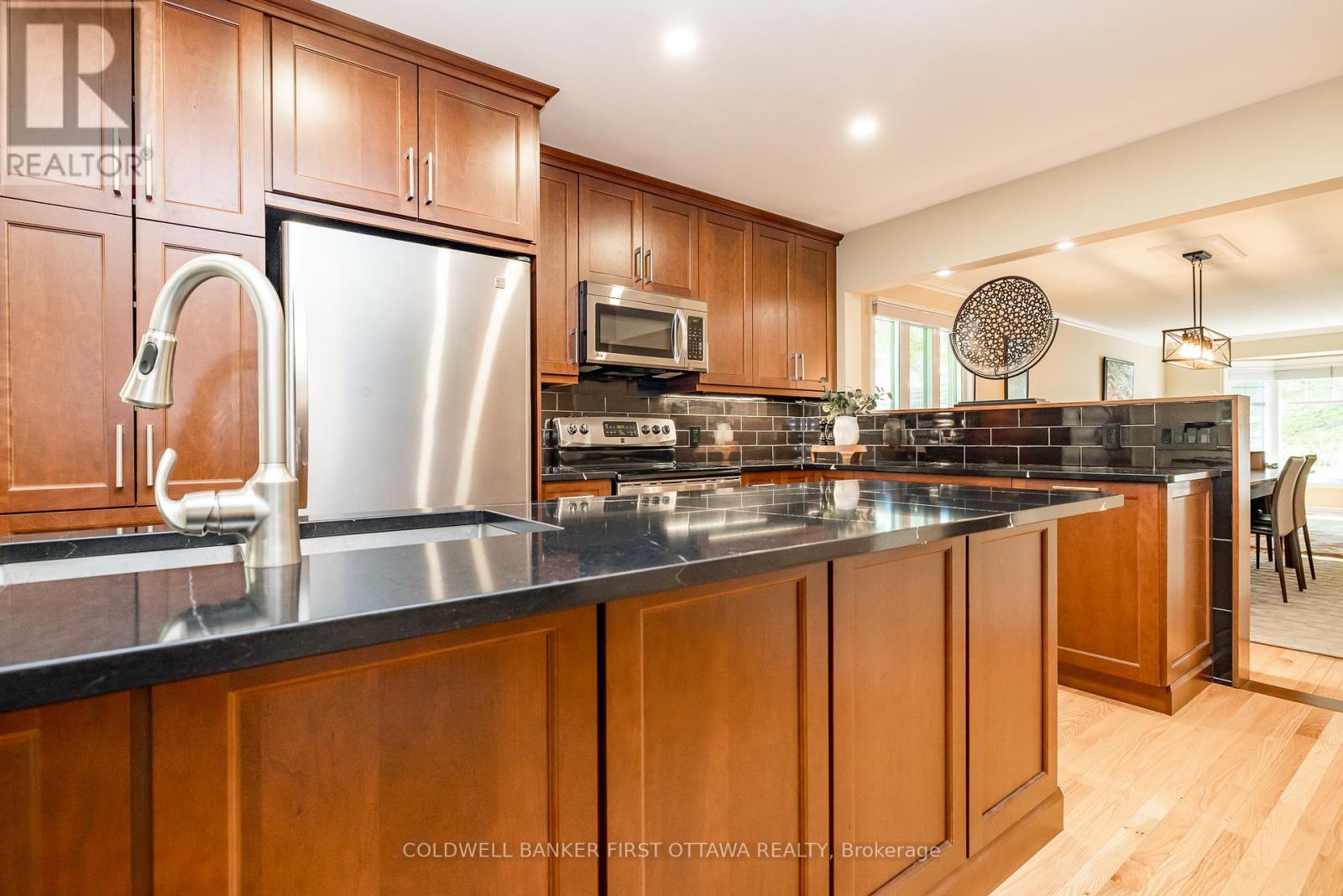 9 Lone Meadow Trail, Ottawa, Ontario  K2S 1C9 - Photo 11 - X12428993