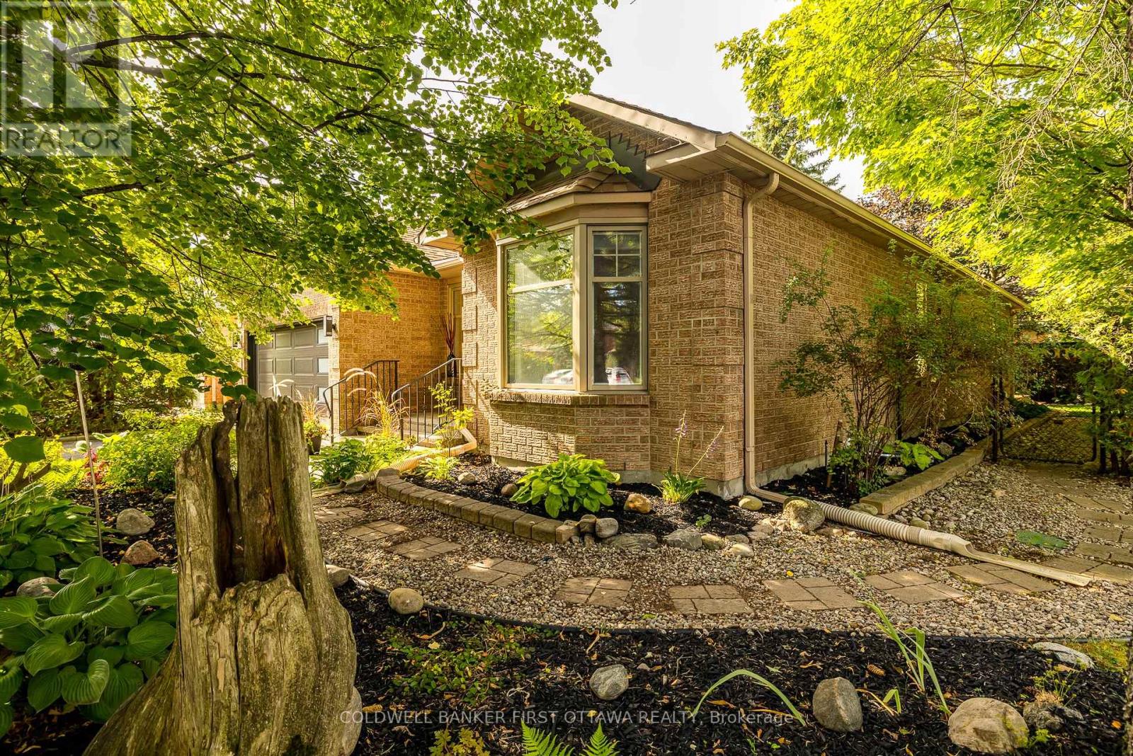 9 Lone Meadow Trail, Ottawa, Ontario  K2S 1C9 - Photo 2 - X12428993