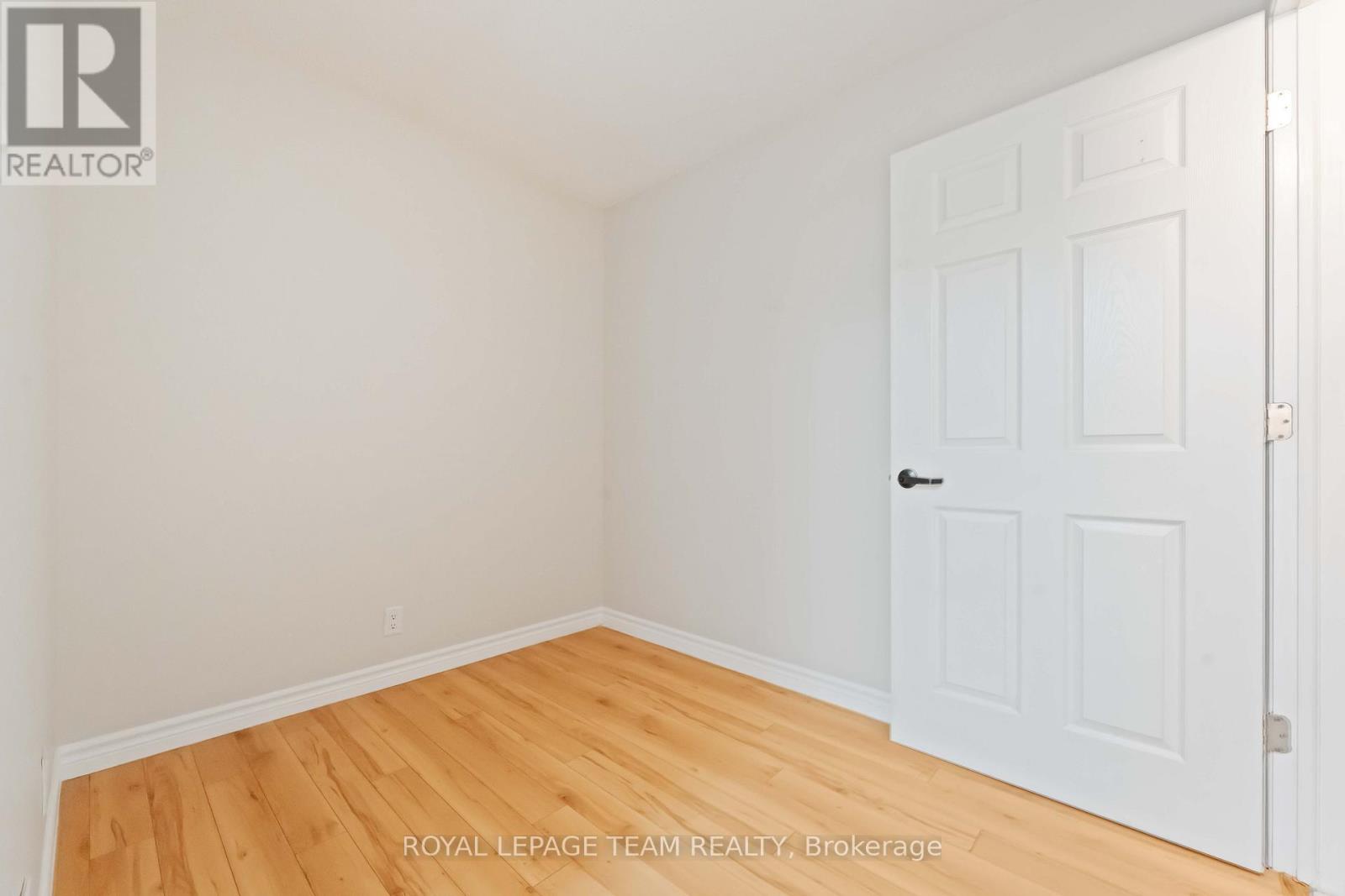 801 - 120 Grant Carman Drive, Ottawa, Ontario  K2E 1C8 - Photo 12 - X12429032