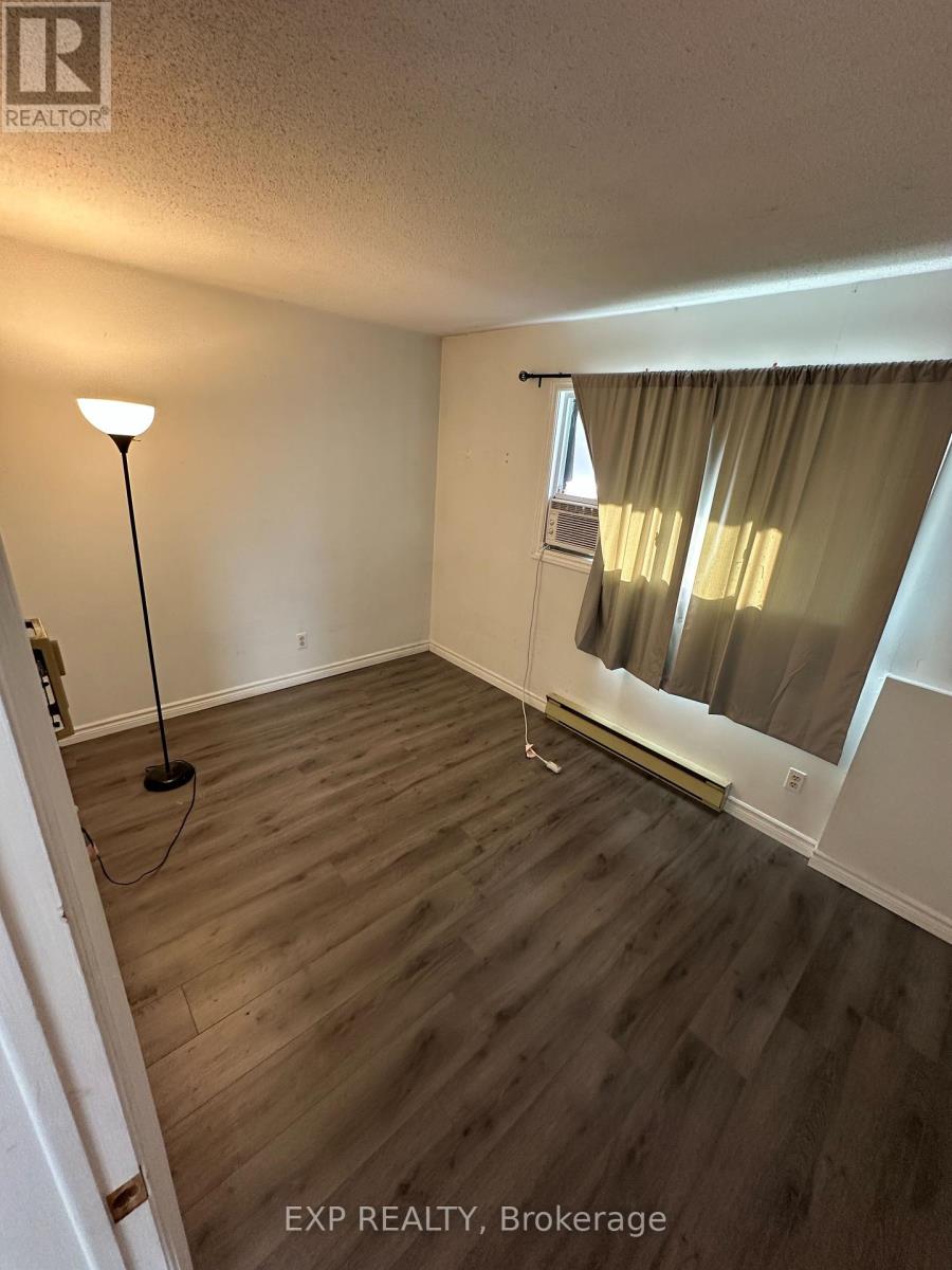 102 - 216 Viewmount Drive, Ottawa, Ontario  K2E 7X4 - Photo 2 - X12429047