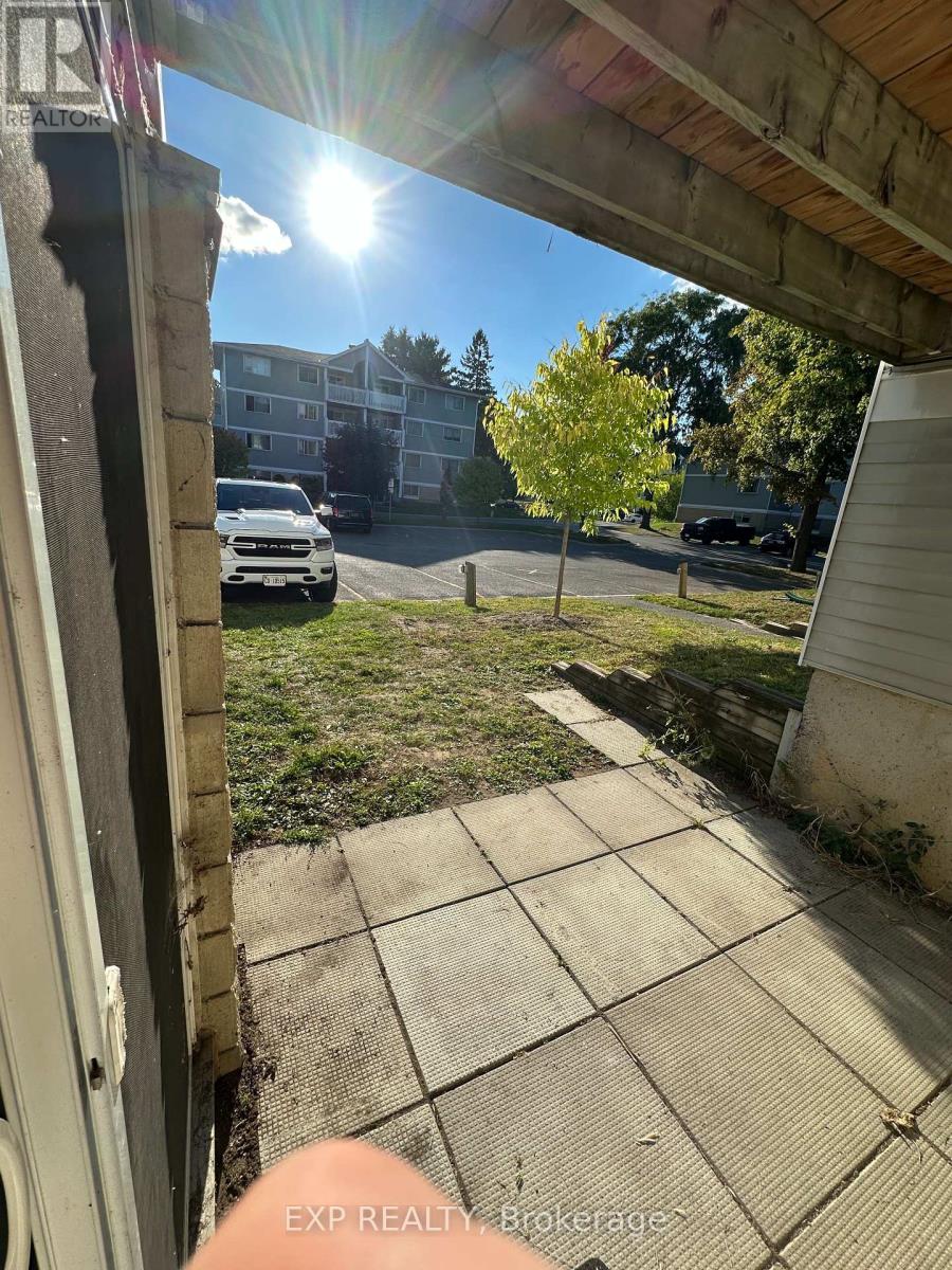 102 - 216 Viewmount Drive, Ottawa, Ontario  K2E 7X4 - Photo 4 - X12429047