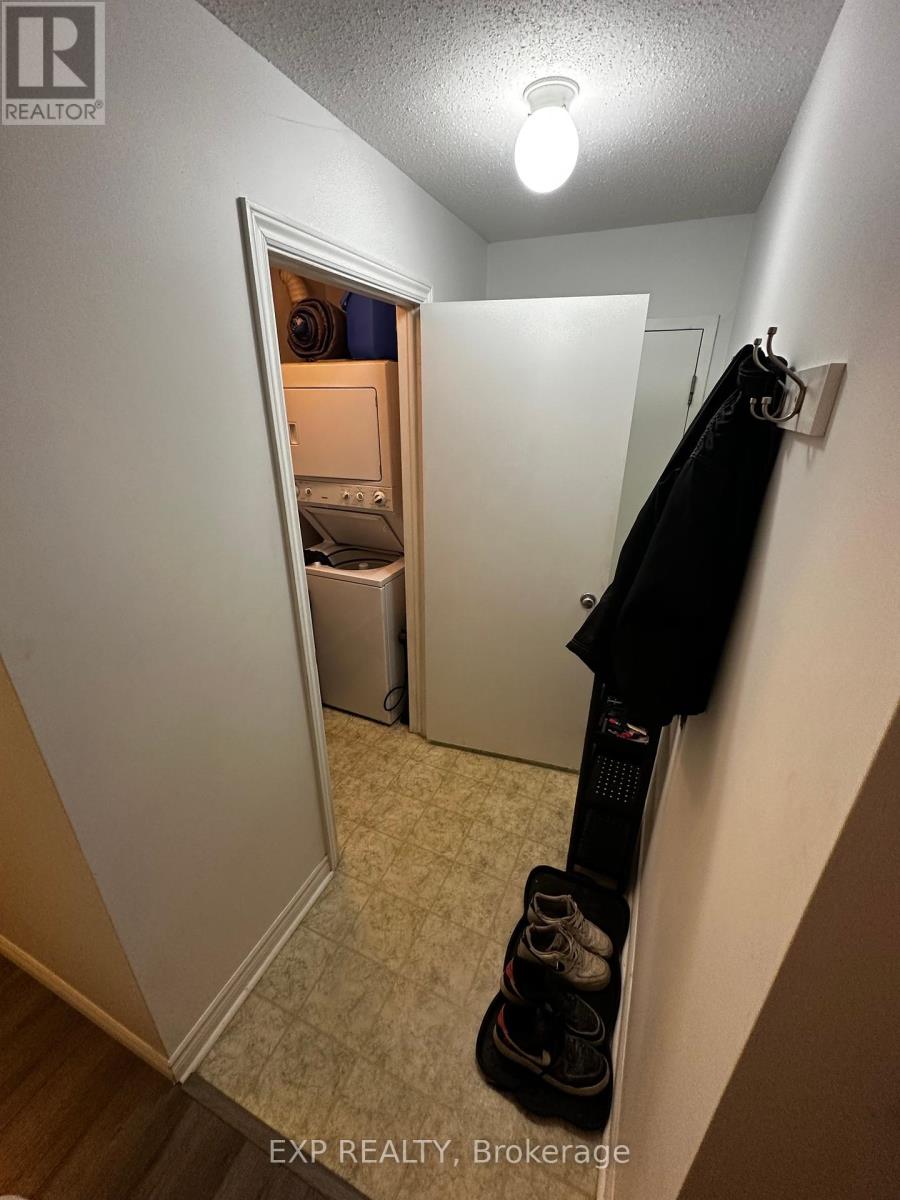 102 - 216 Viewmount Drive, Ottawa, Ontario  K2E 7X4 - Photo 6 - X12429047