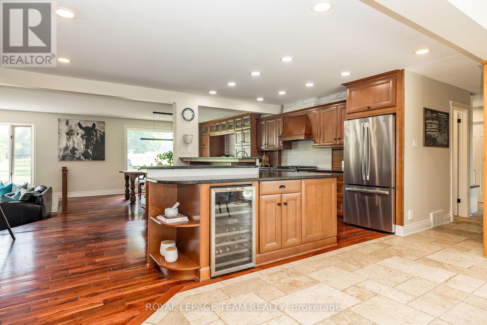1216a River Road, Ottawa, Ontario  K4M 1B4 - Photo 13 - X12429062
