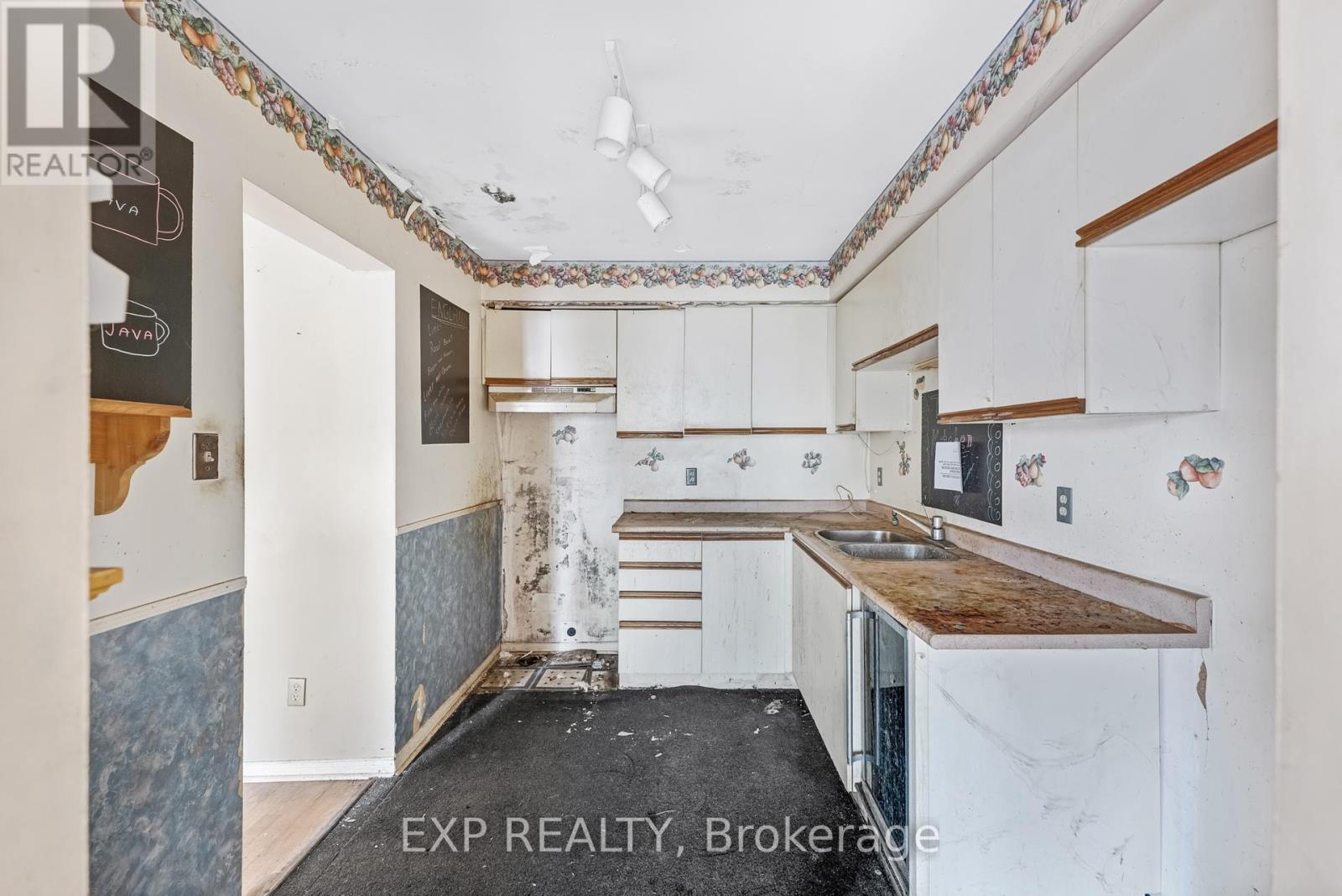 2183 Ferguson Street, Innisfil, Ontario  L9S 1X6 - Photo 10 - N12428857