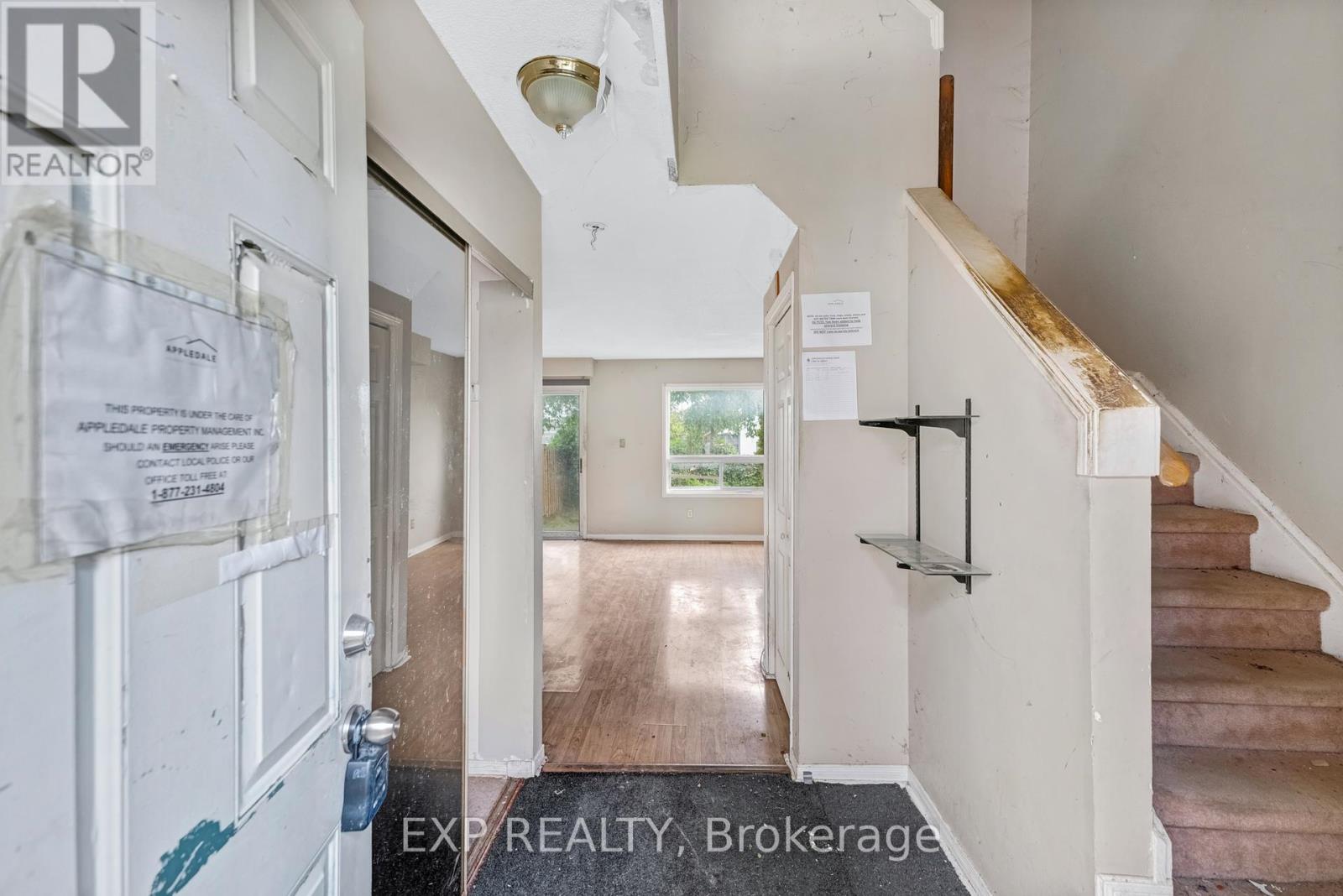 2183 Ferguson Street, Innisfil, Ontario  L9S 1X6 - Photo 2 - N12428857