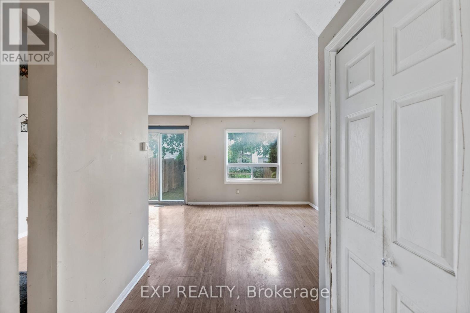 2183 Ferguson Street, Innisfil, Ontario  L9S 1X6 - Photo 3 - N12428857
