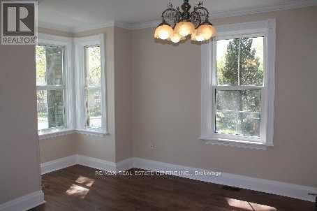 33 King Street, Halton Hills, Ontario  L7G 2G9 - Photo 3 - W12428082