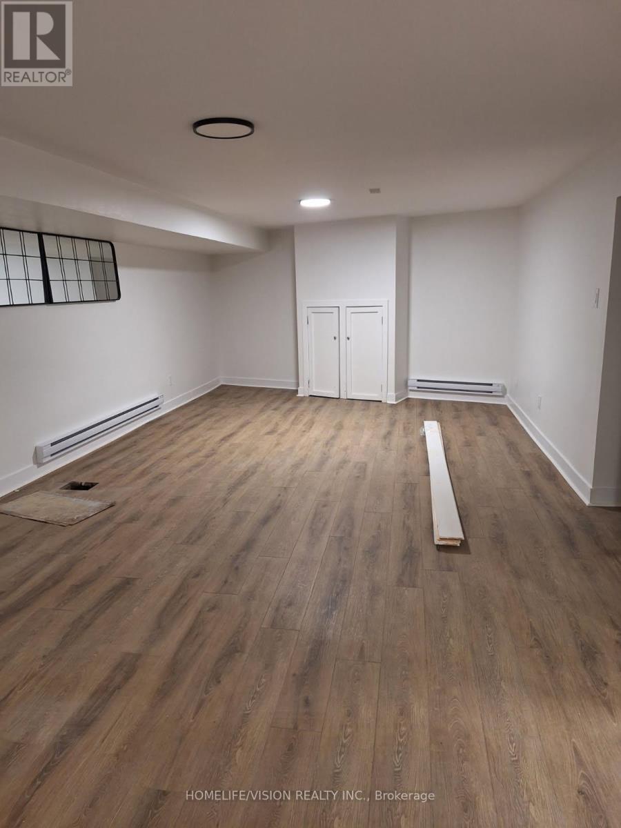 Property Listing: Lower - 4 Essa Road, Barrie (Allandale Centre), Ontario