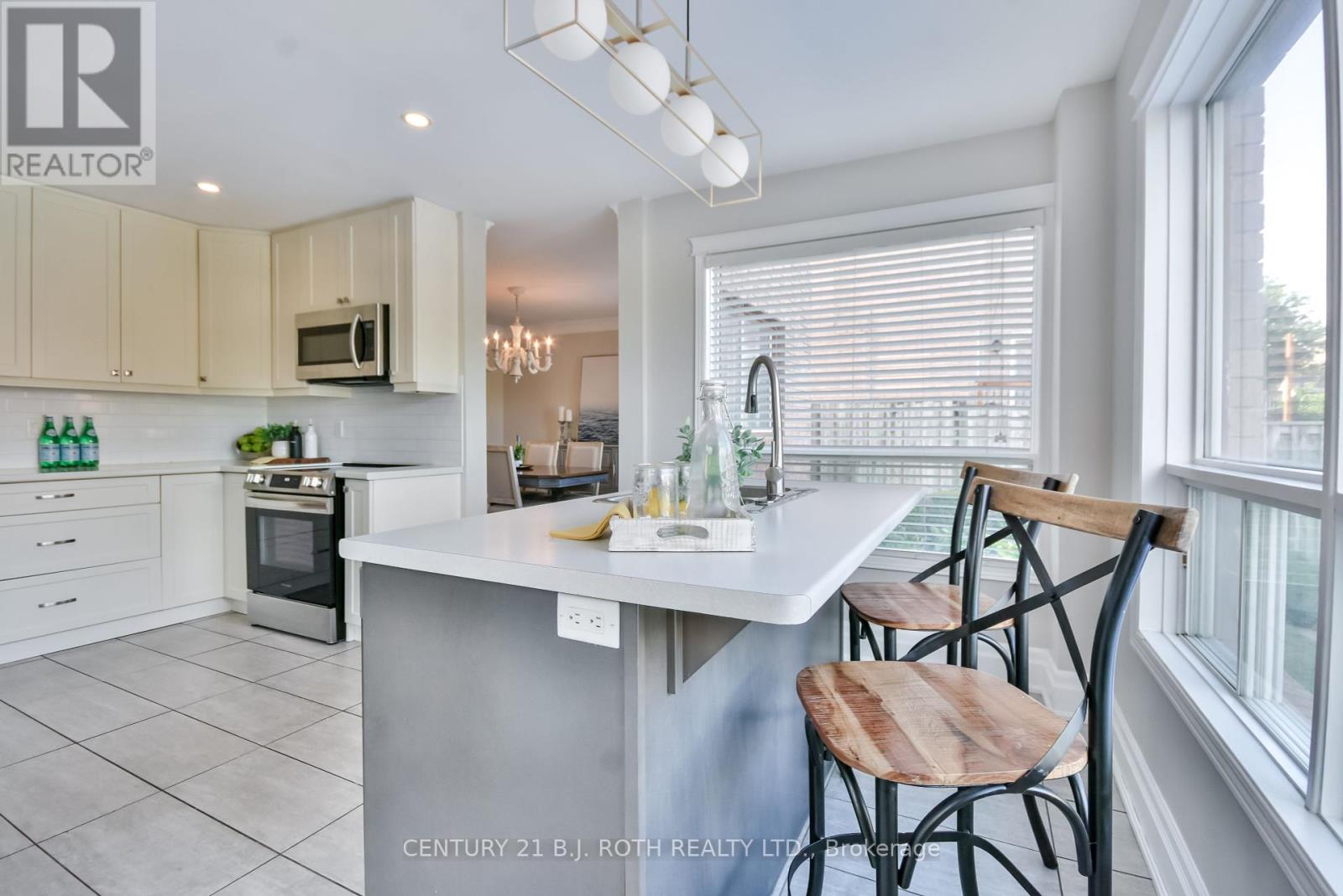 25 Keats Drive, Barrie, Ontario  L4N 6C9 - Photo 14 - S12428865
