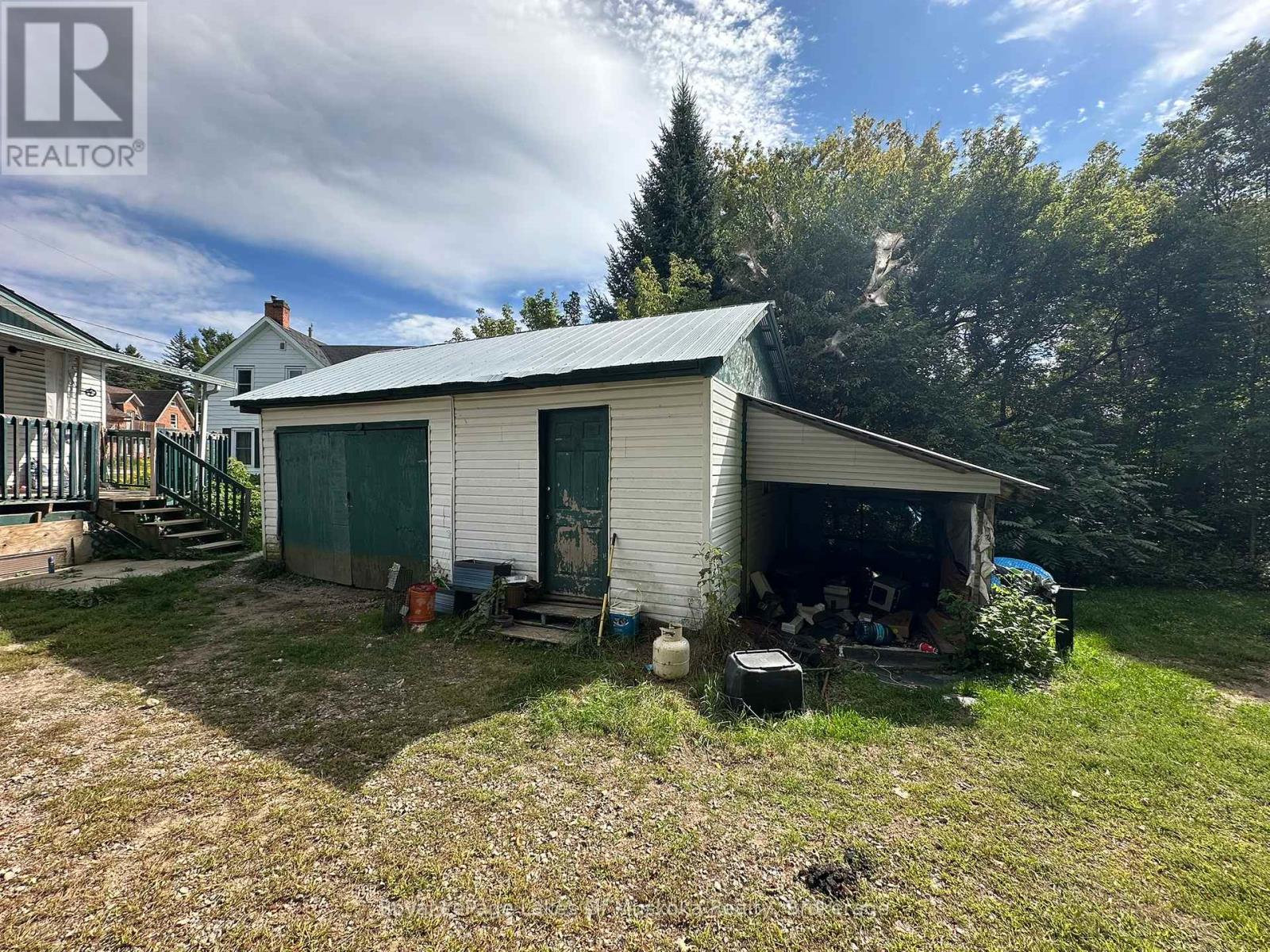 125 Ontario Street, Burk's Falls, Ontario  P0A 1C0 - Photo 18 - X12428894
