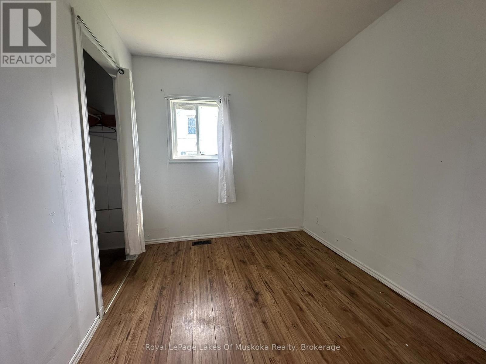 125 Ontario Street, Burk's Falls, Ontario  P0A 1C0 - Photo 9 - X12428894
