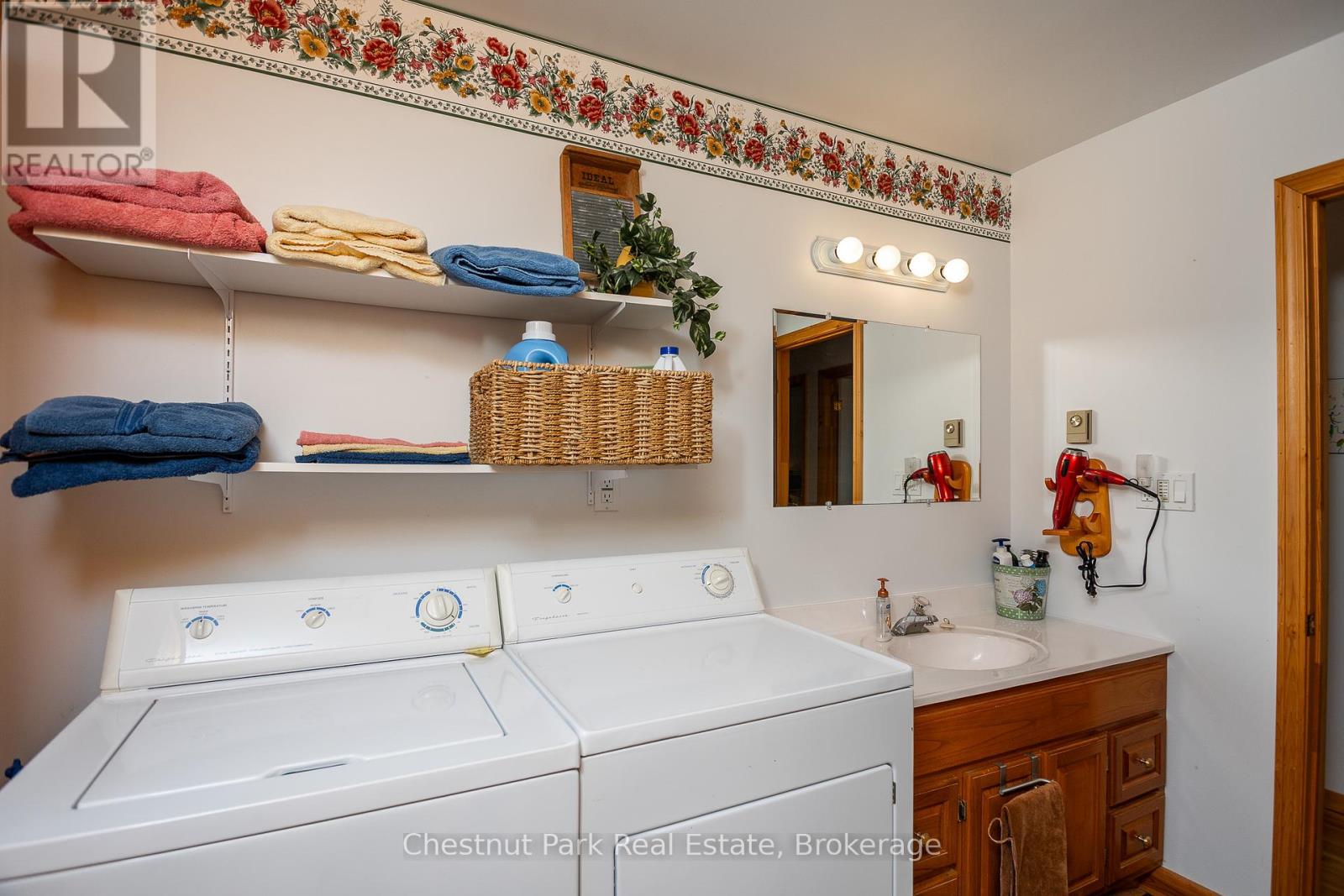 11 Eagle Road, Northern Bruce Peninsula, Ontario  N0H 2R0 - Photo 15 - X12428923