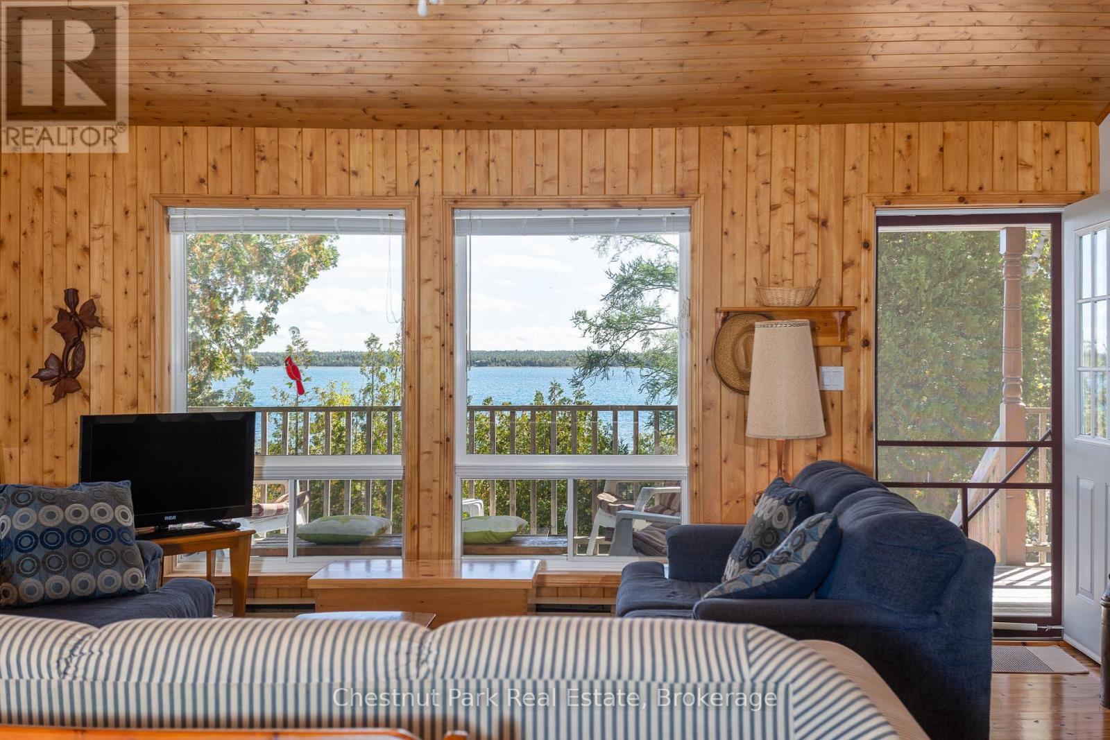 11 Eagle Road, Northern Bruce Peninsula, Ontario  N0H 2R0 - Photo 22 - X12428923