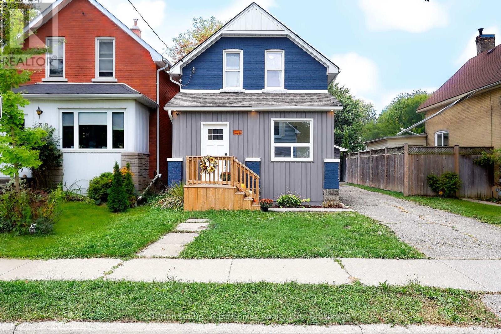 36 Mcnab Street, Stratford, Ontario  N5A 1Y9 - Photo 3 - X12428962