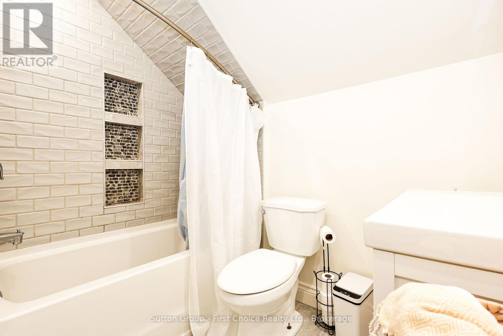 36 Mcnab Street, Stratford, Ontario  N5A 1Y9 - Photo 39 - X12428962
