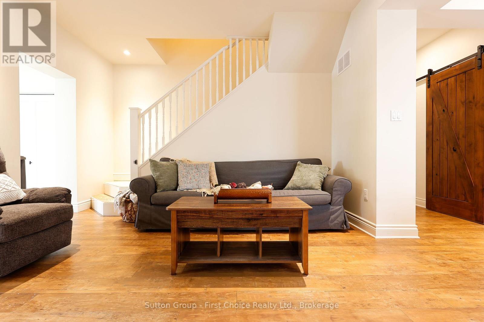 36 Mcnab Street, Stratford, Ontario  N5A 1Y9 - Photo 8 - X12428962