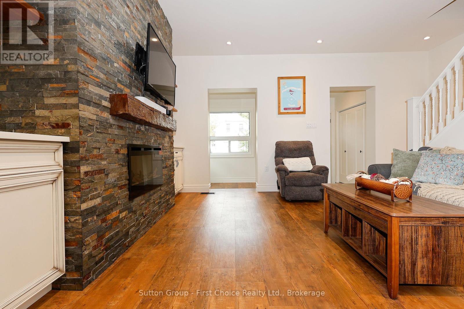36 Mcnab Street, Stratford, Ontario  N5A 1Y9 - Photo 9 - X12428962