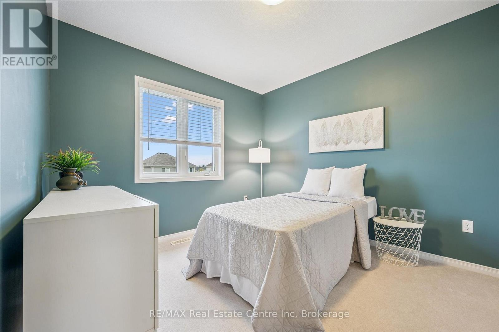 90 Starlight Avenue, Woolwich, Ontario  N0B 1M0 - Photo 11 - X12429028