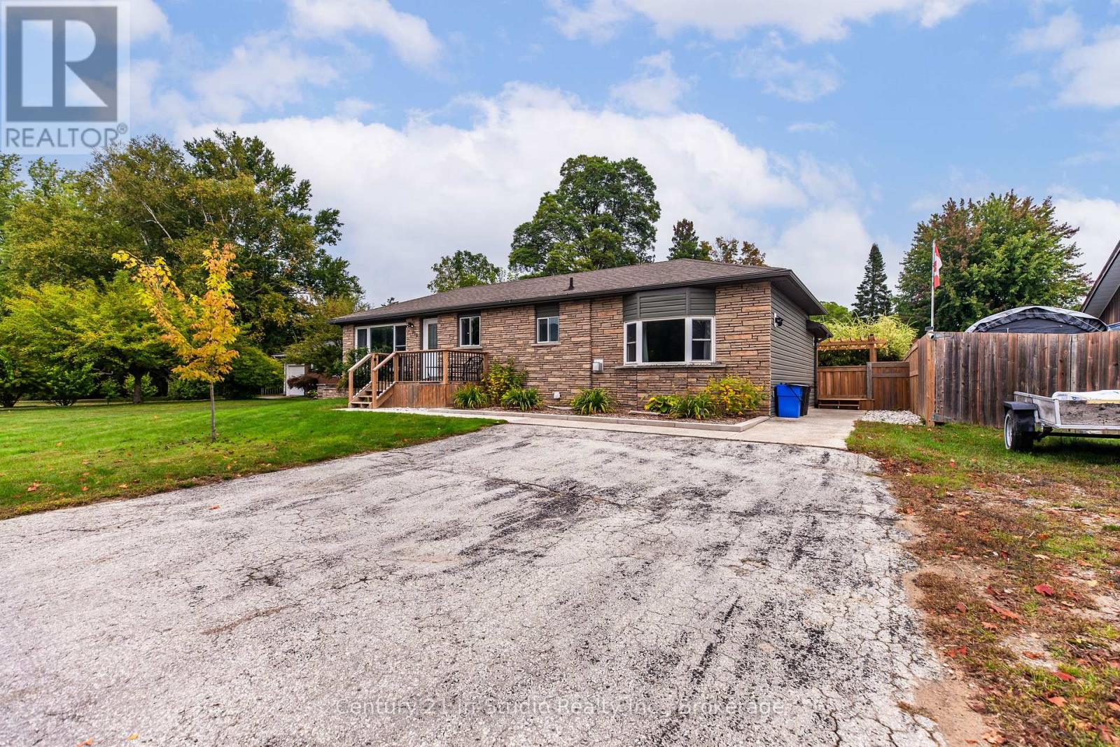 393 Mill Street, Saugeen Shores, Ontario  N0H 2C0 - Photo 2 - X12429050