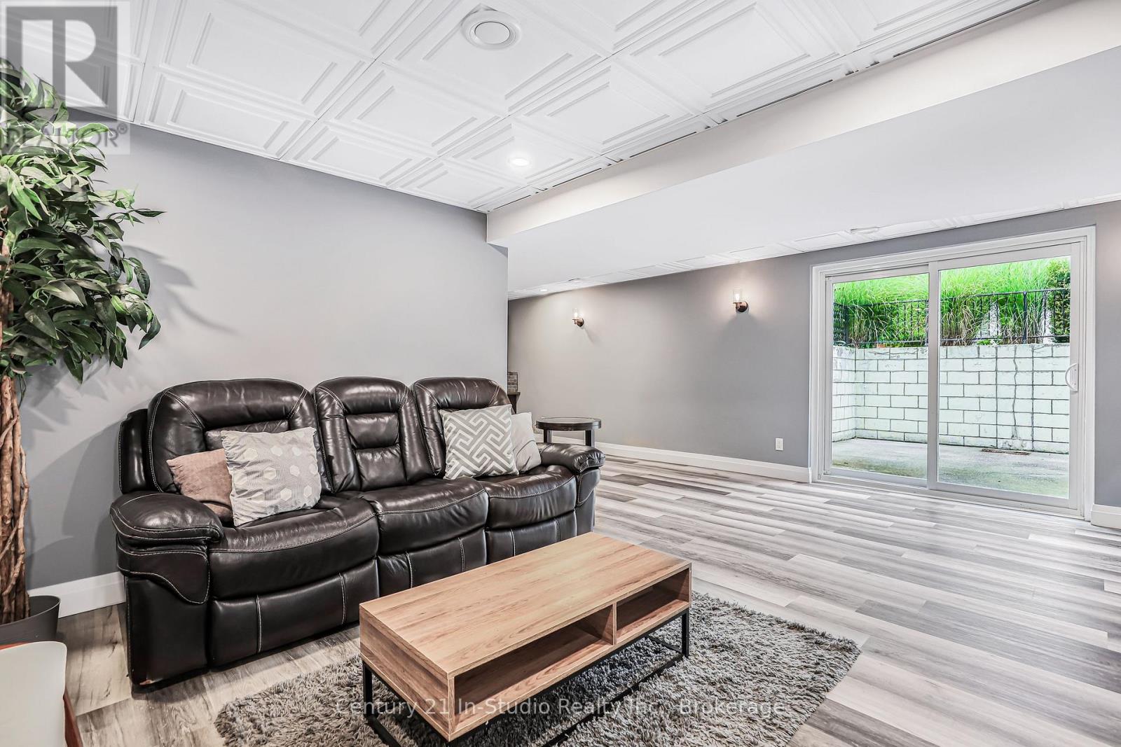 393 Mill Street, Saugeen Shores, Ontario  N0H 2C0 - Photo 38 - X12429050