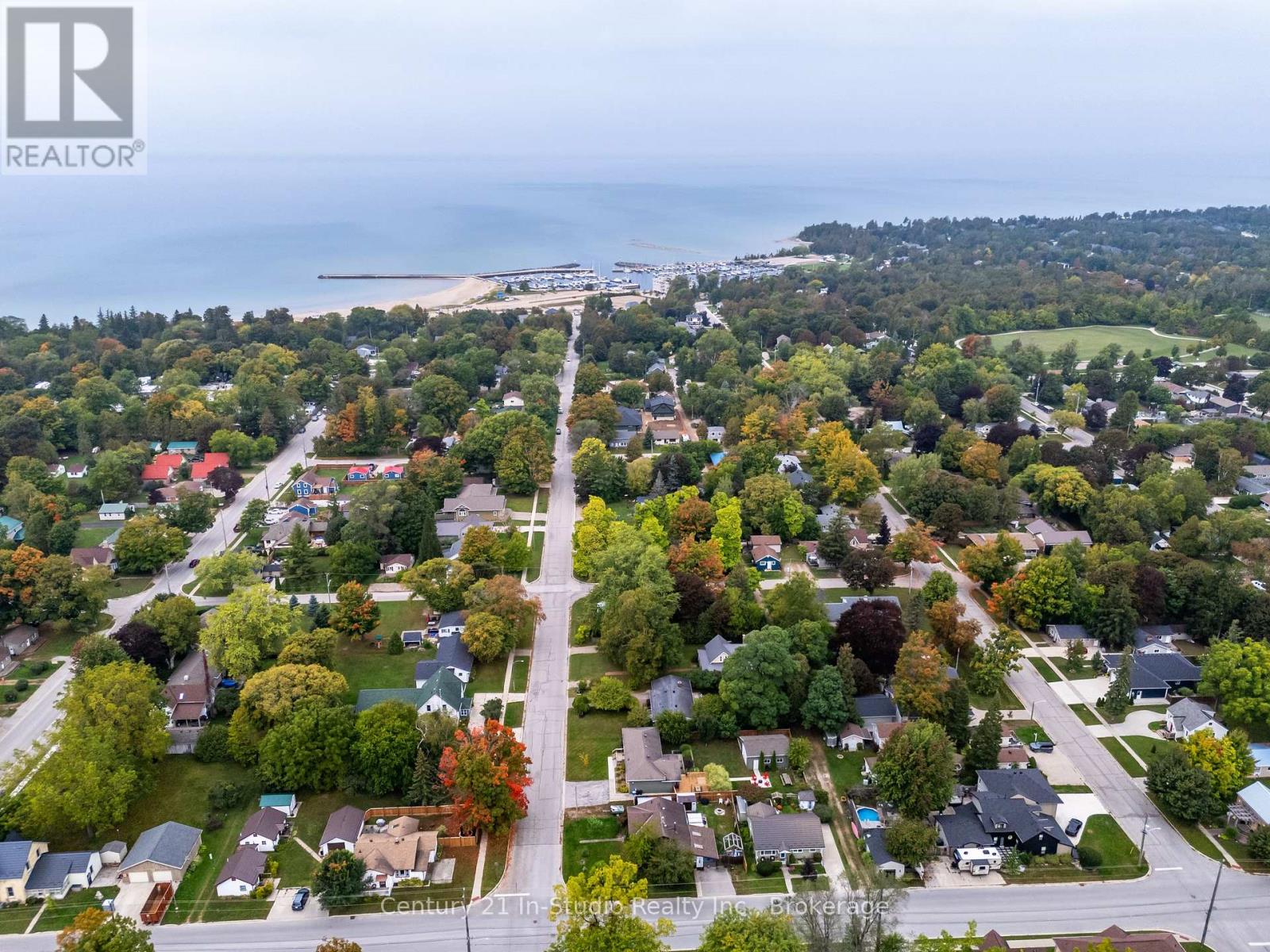 393 Mill Street, Saugeen Shores, Ontario  N0H 2C0 - Photo 6 - X12429050