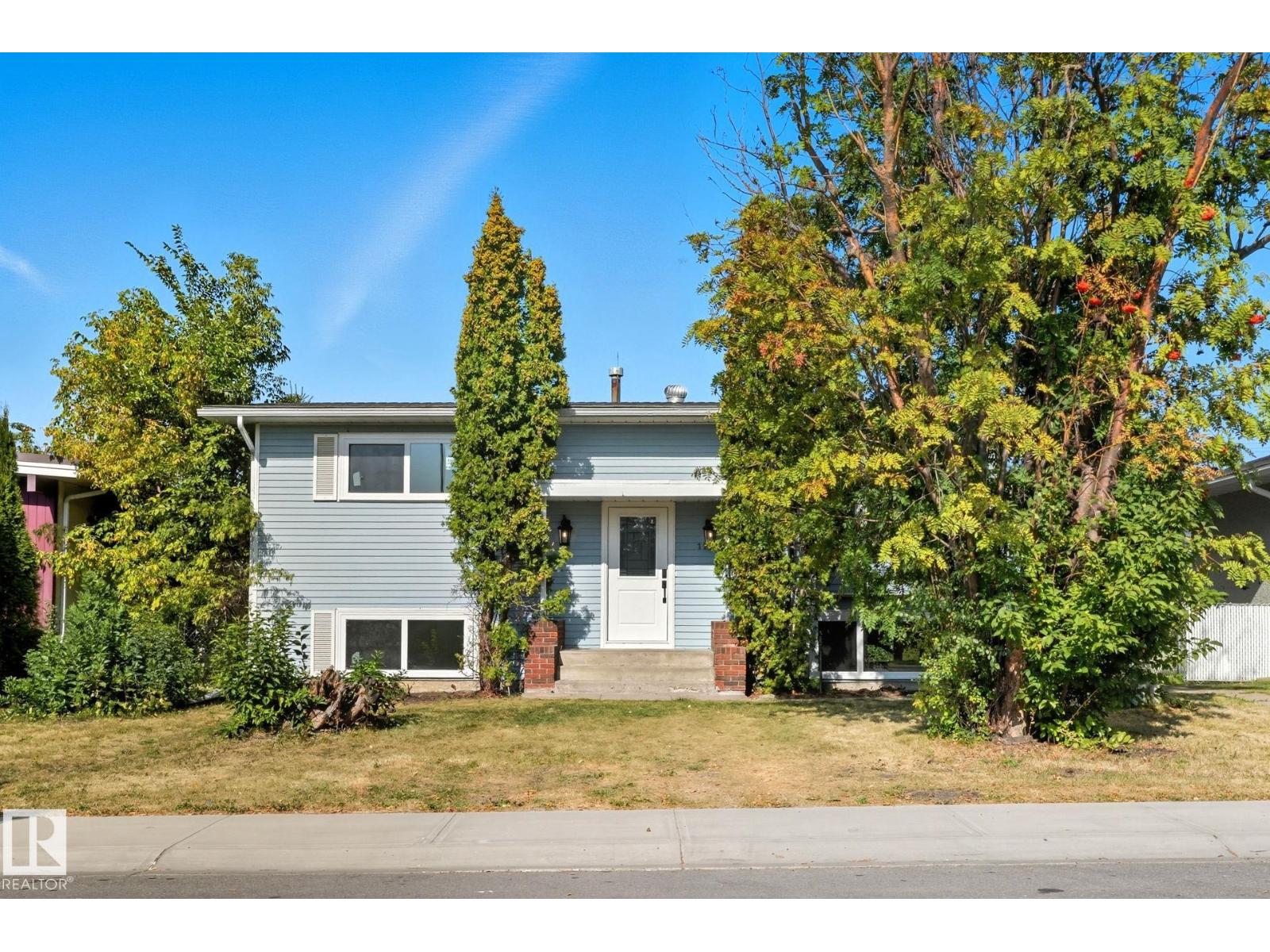 11528 42 Av Nw, Edmonton, Alberta  T6J 0W5 - Photo 1 - E4459668
