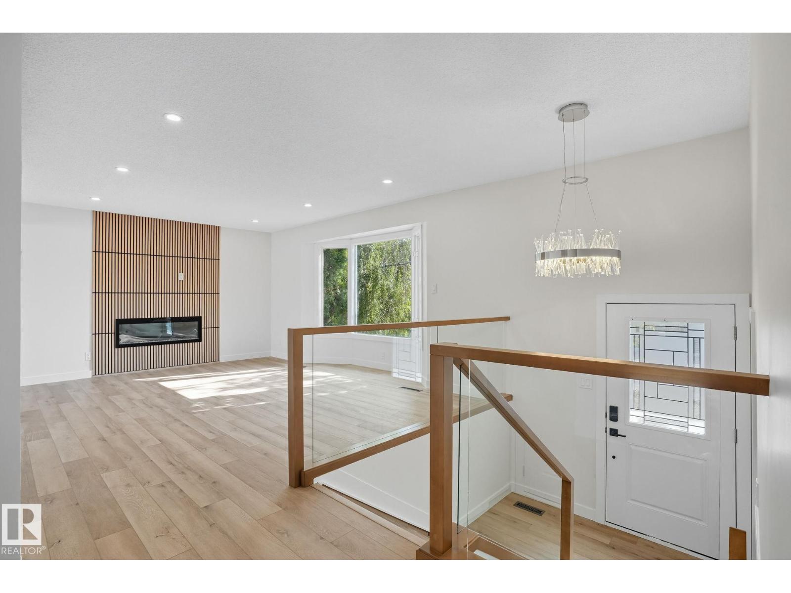 11528 42 Av Nw, Edmonton, Alberta  T6J 0W5 - Photo 4 - E4459668