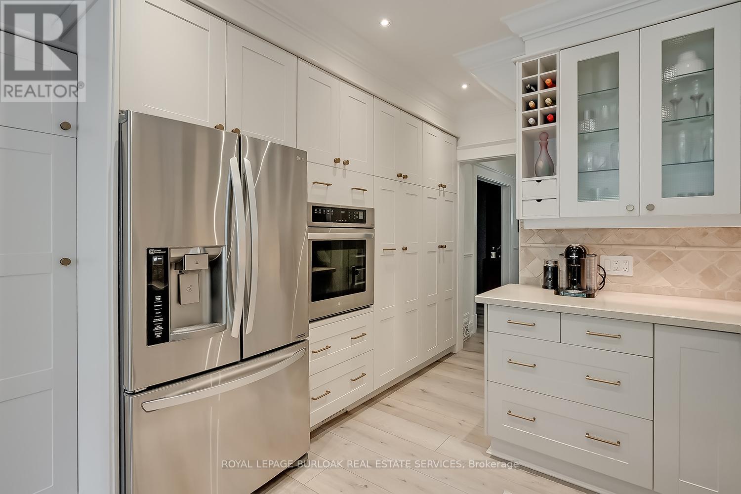 534 Hager Avenue, Burlington, Ontario  L7S 1P3 - Photo 13 - W12428826
