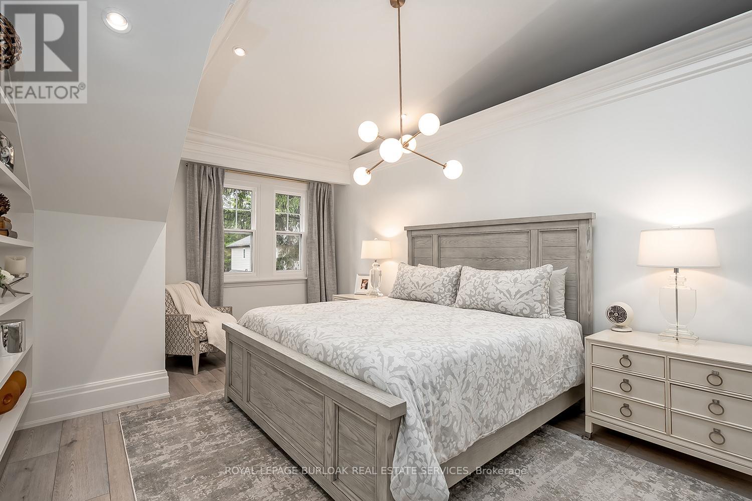534 Hager Avenue, Burlington, Ontario  L7S 1P3 - Photo 17 - W12428826