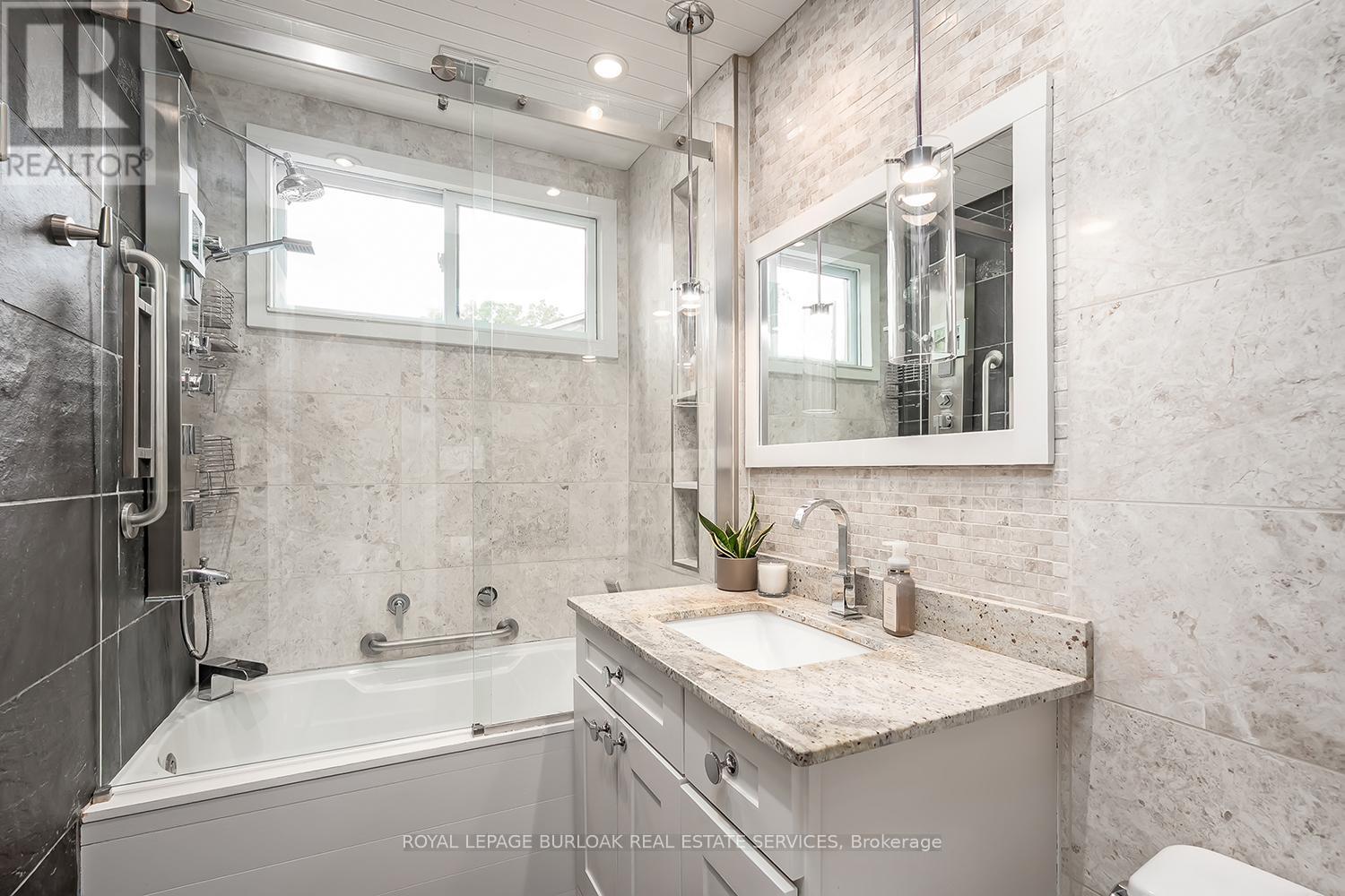 534 Hager Avenue, Burlington, Ontario  L7S 1P3 - Photo 26 - W12428826