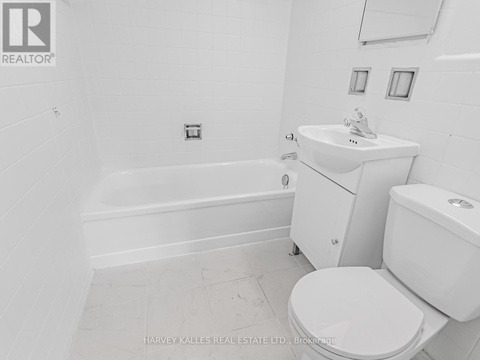 25 Windermere Avenue, Toronto, Ontario  M6S 3J3 - Photo 15 - W12428849