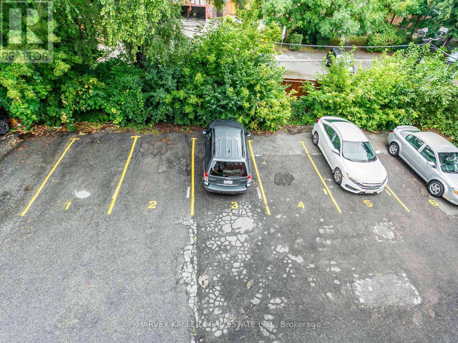 25 Windermere Avenue, Toronto, Ontario  M6S 3J3 - Photo 19 - W12428849