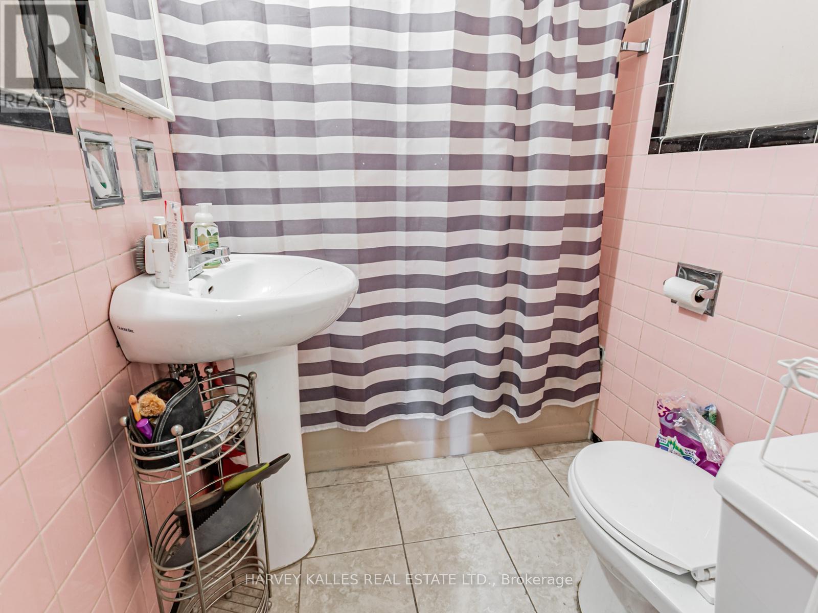 25 Windermere Avenue, Toronto, Ontario  M6S 3J3 - Photo 5 - W12428849