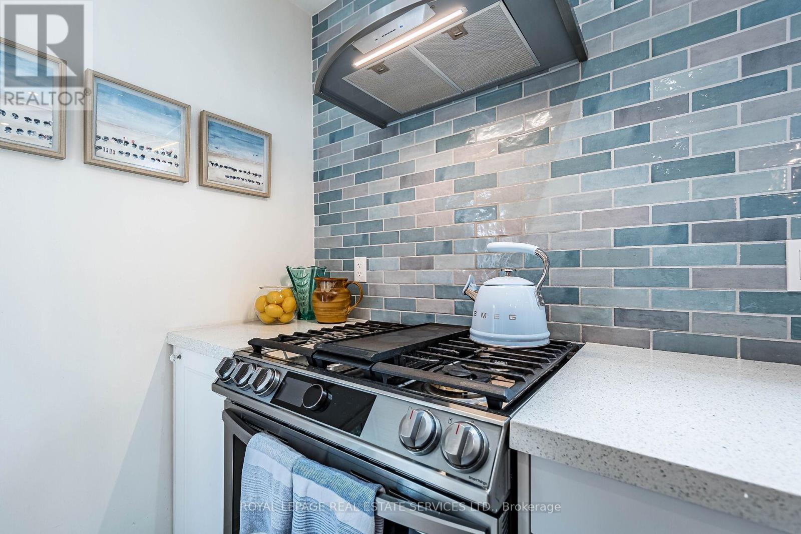 8 Seventh Street, Toronto, Ontario  M8V 3B1 - Photo 18 - W12428851