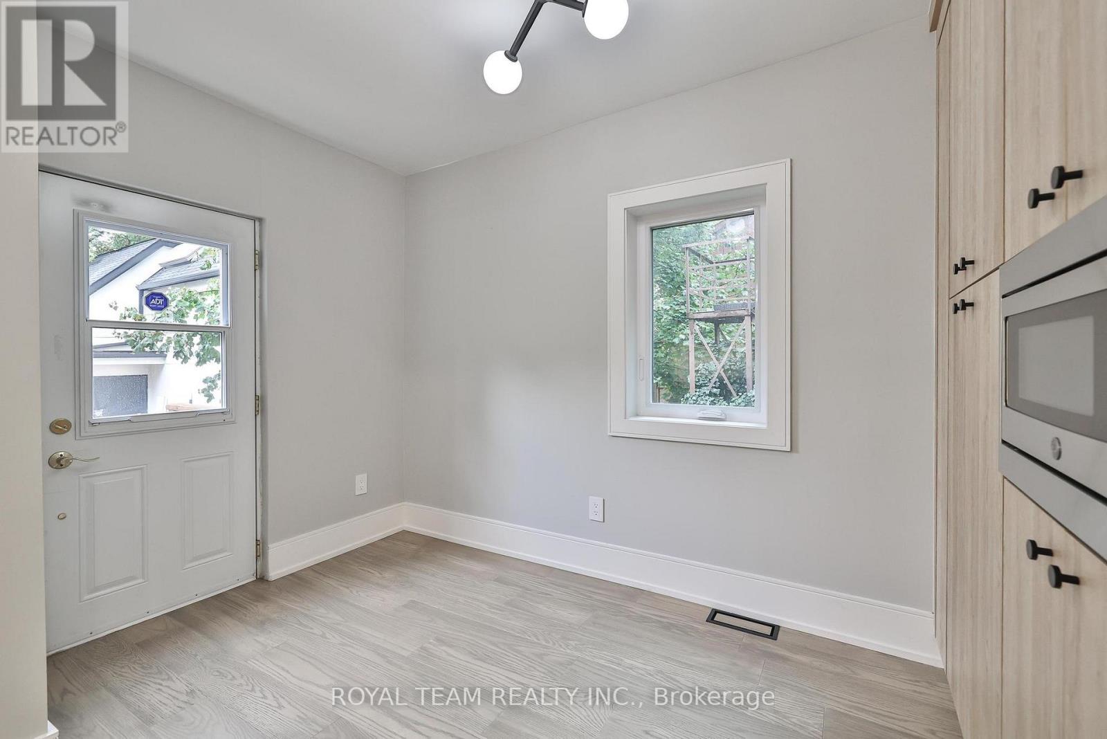 150 St Johns Road, Toronto, Ontario  M6P 1T9 - Photo 15 - W12428881