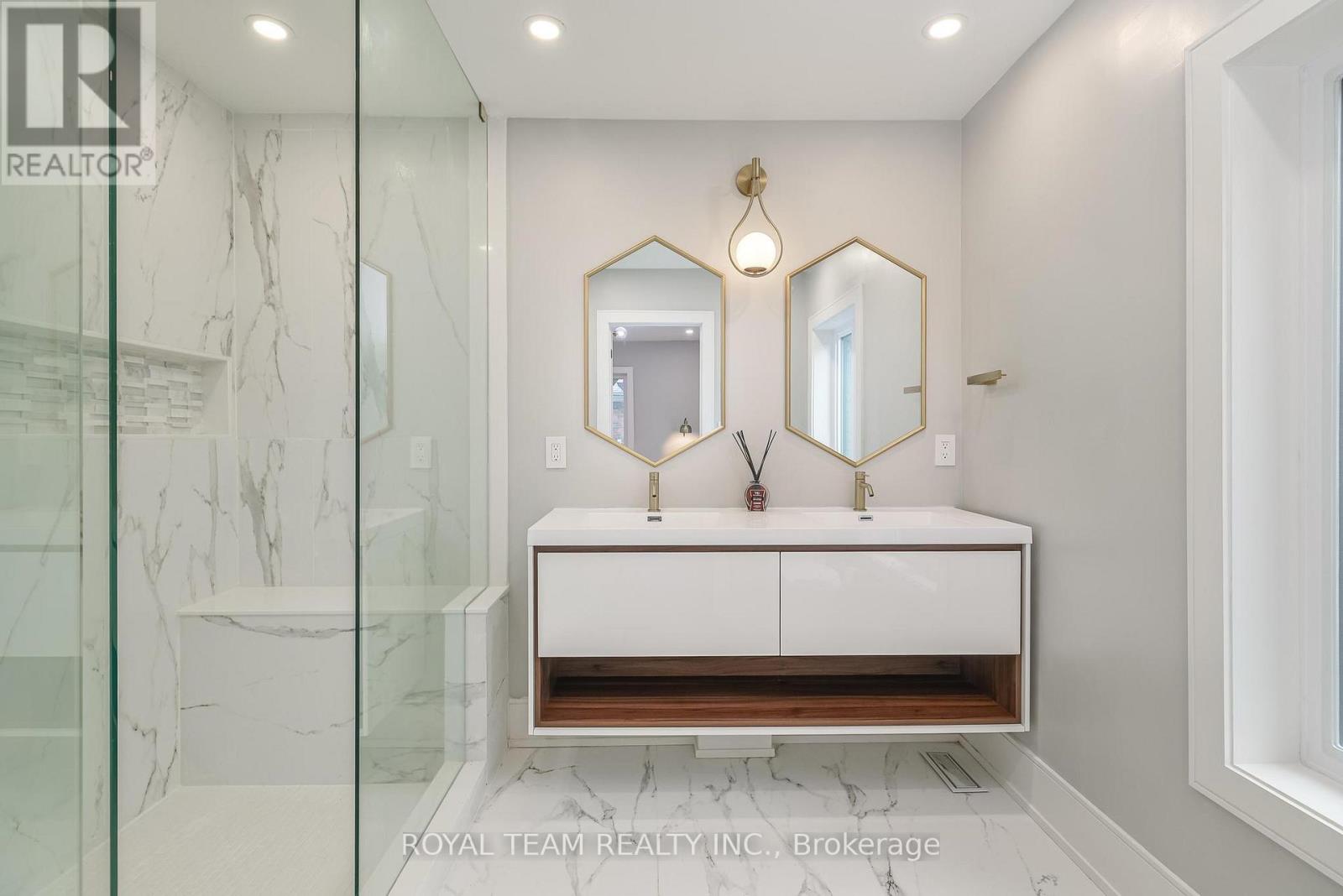 150 St Johns Road, Toronto, Ontario  M6P 1T9 - Photo 22 - W12428881