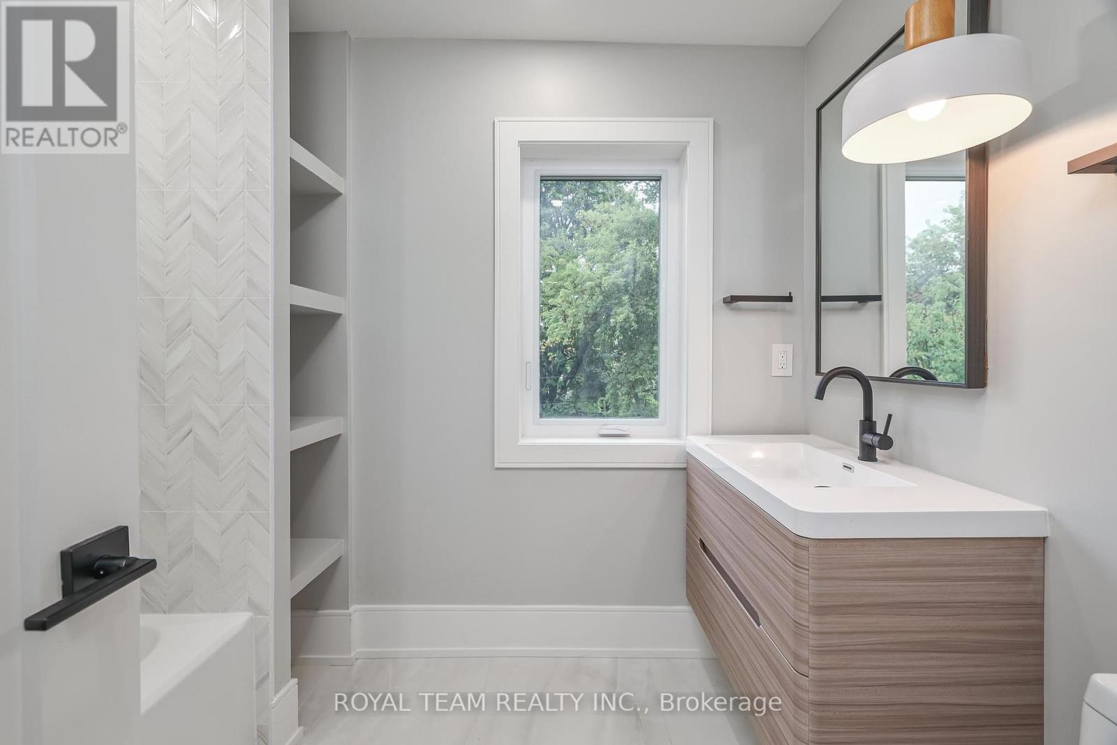 150 St Johns Road, Toronto, Ontario  M6P 1T9 - Photo 31 - W12428881