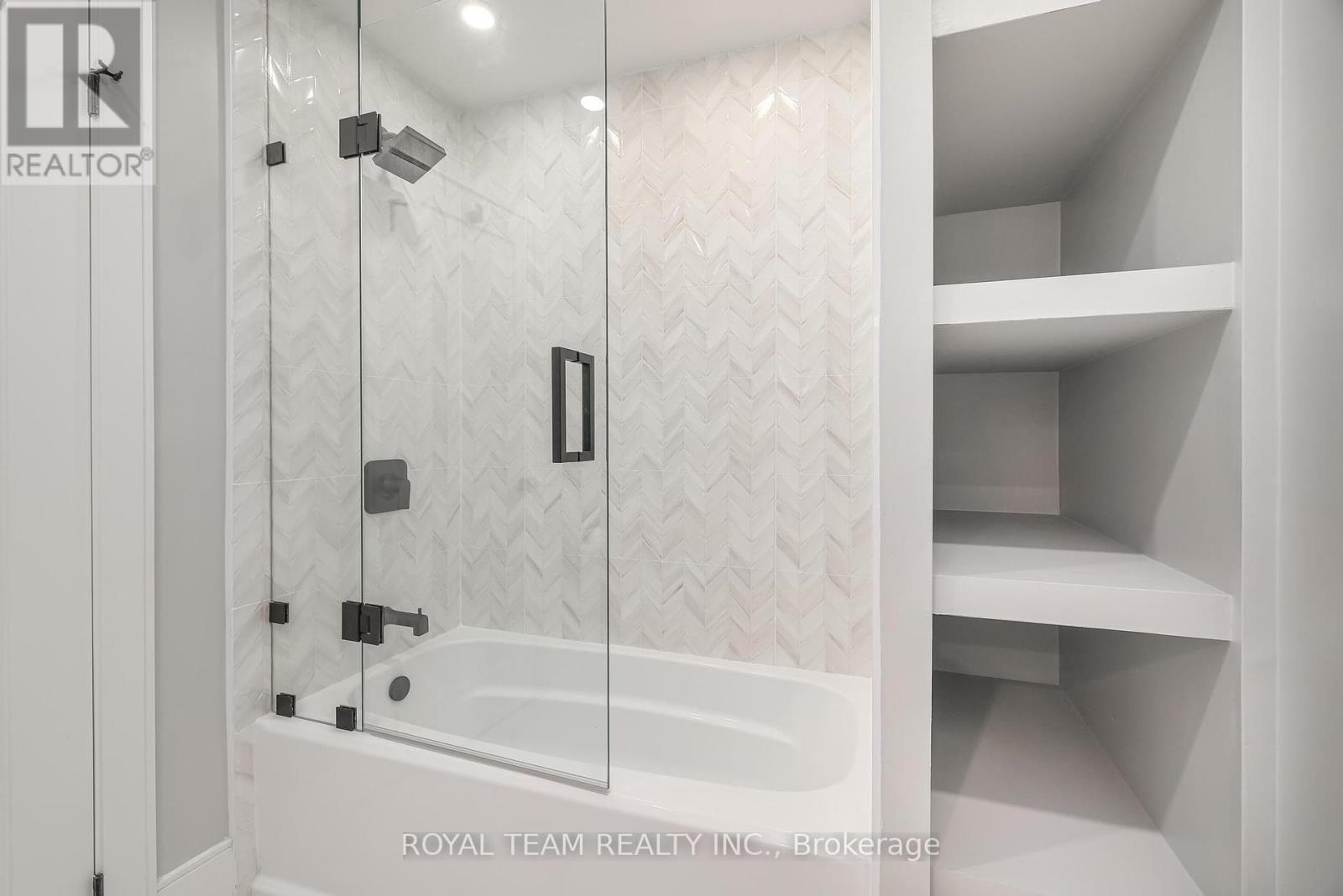 150 St Johns Road, Toronto, Ontario  M6P 1T9 - Photo 32 - W12428881